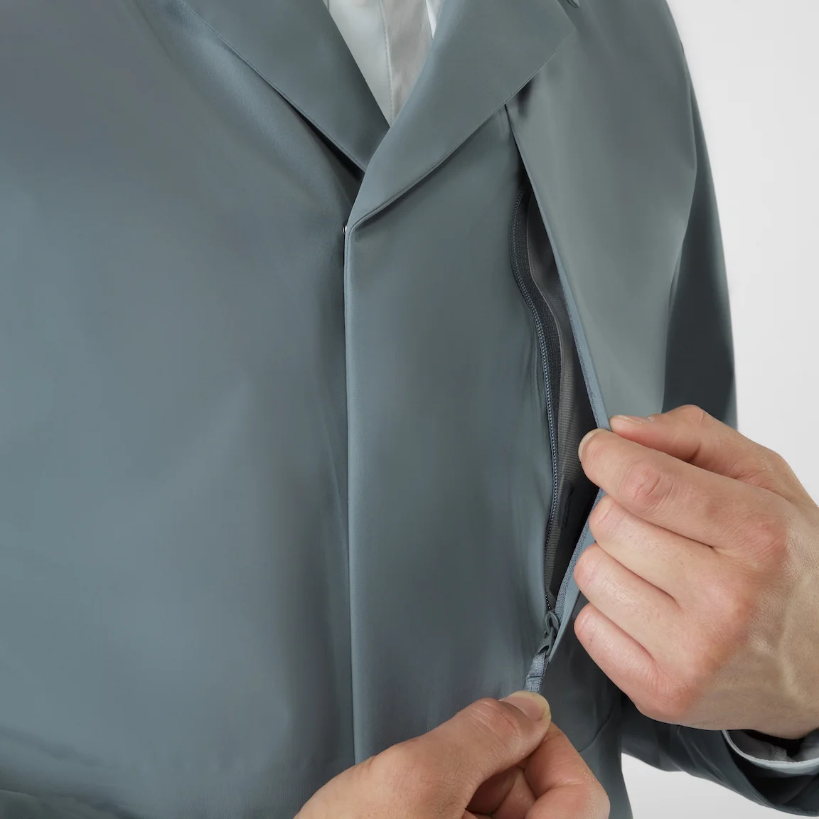 S16-Spere-Coat-Neptune-Light-Chest-Pocket.jpeg