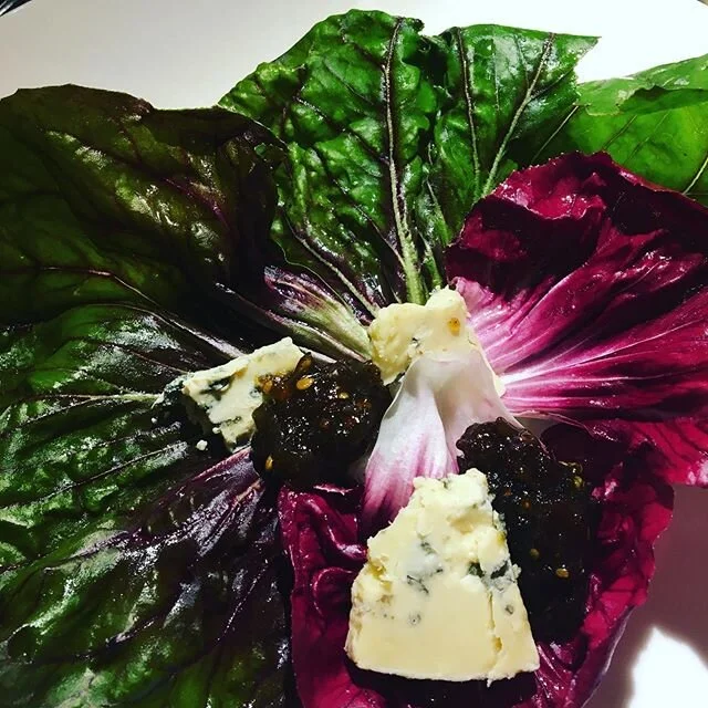 Now I&rsquo;m really showing off! Radicchio, blue cheese and green tomato jam! #radicchio #bluecheese #greentomatoes #jam #isocuisine #isolationcreation #isolating #iso