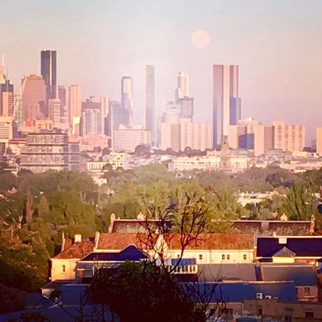 Moonset fade #fade #moonset #sunrise