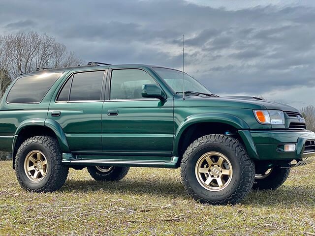 Couple quick pics while shooting video for our Restored Gen 3 4Runner. New: Paint, Interior, Driveline, King Suspension and more. Video coming next week. #davisautosports #4runner #toyota4runner