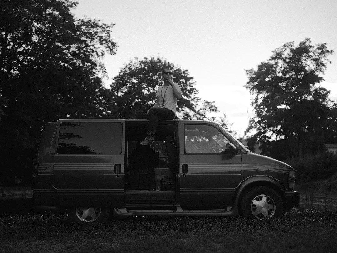 Honza a jeho dod&aacute;vka. J&aacute; na ameriky nikdy nebyl a když jsem byl loni s v NY a tedy i d&aacute;l na v&yacute;chodn&iacute;m pobřež&iacute;, tak jsem nech&aacute;pal ten pick-up feti&scaron; :D - vysvětlete mi to někdo.

#fujifilm #fujifi