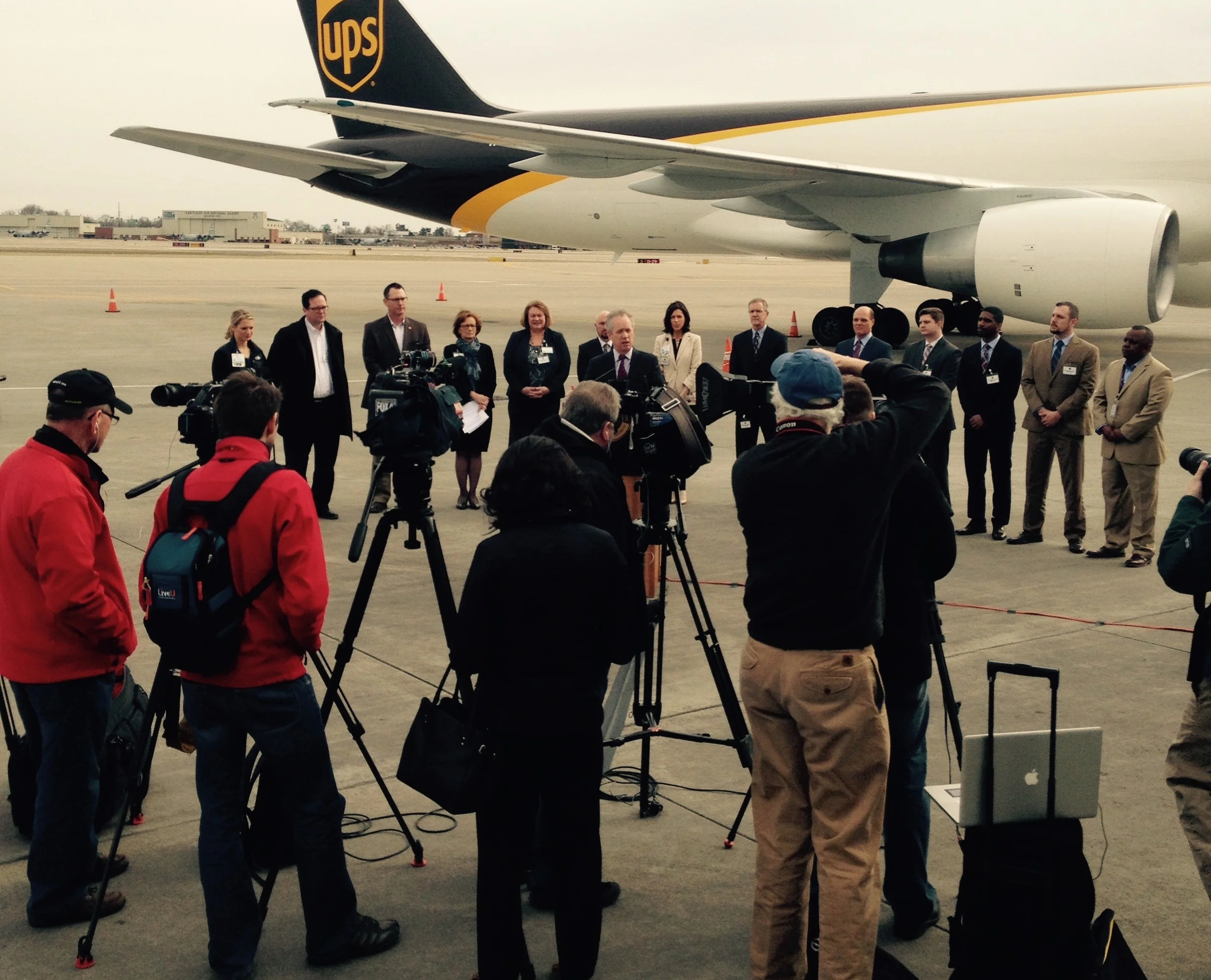 Mayor Greg Fischer announces the launch of SummerWorks 2016 at UPS Worldport.