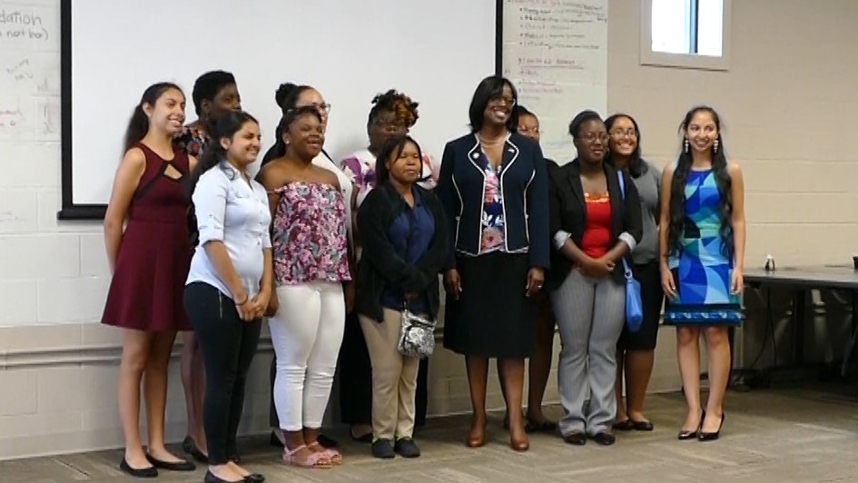 Kentucky Lieutenant Governor Jenean Hampton with the Empowered students. | Photo by Tony Pacheco
