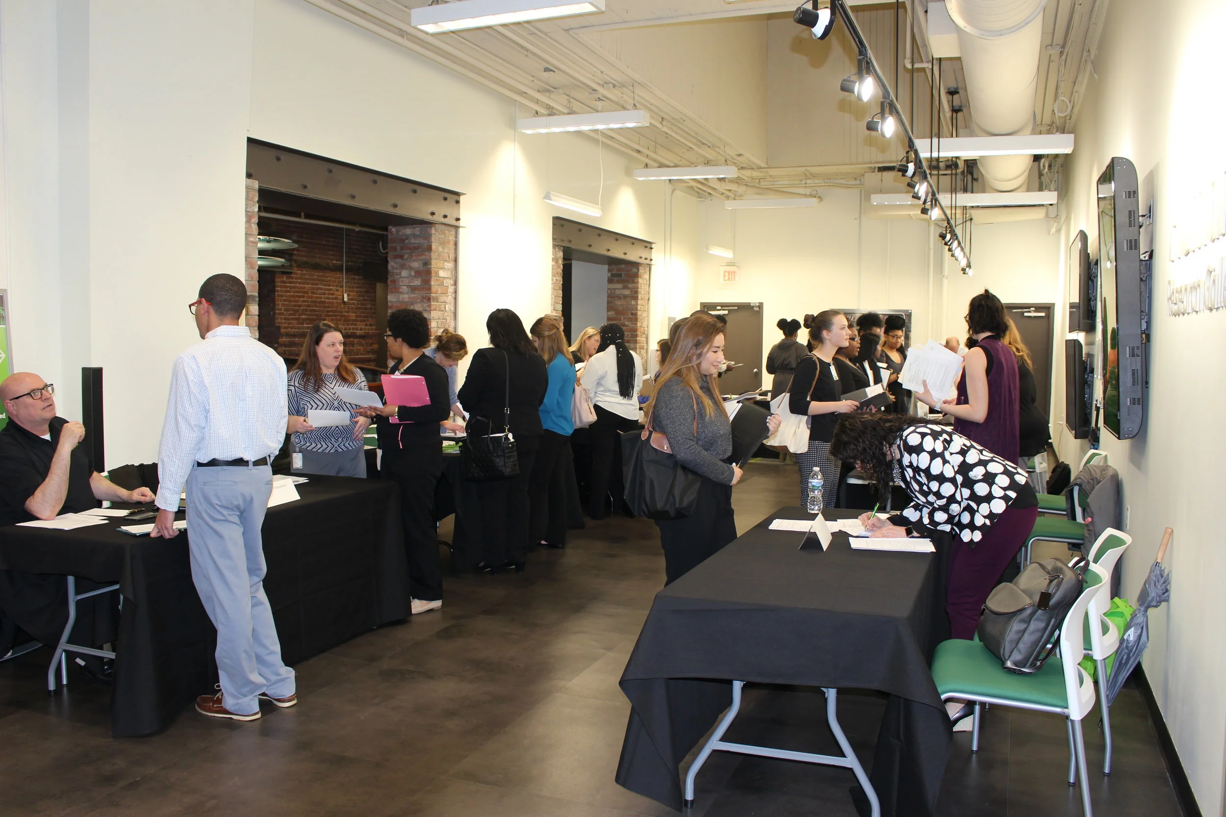 Humana interviews 30 young job seekers for the summer