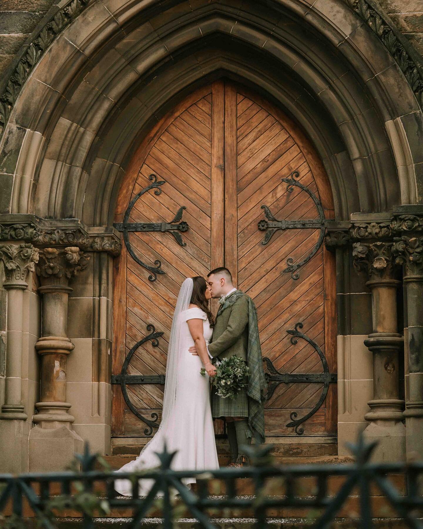 Haven&rsquo;t posted in a wee while! I&rsquo;m still here, I promise. Lots more photos and updates coming soon 💗
.
.
.
.
.
#nikon #wedding #letsgetmarried #cottiers #cottierswedding #cottiersglasgow #cottierstheatre #ayrshirewedding #scottishwedding