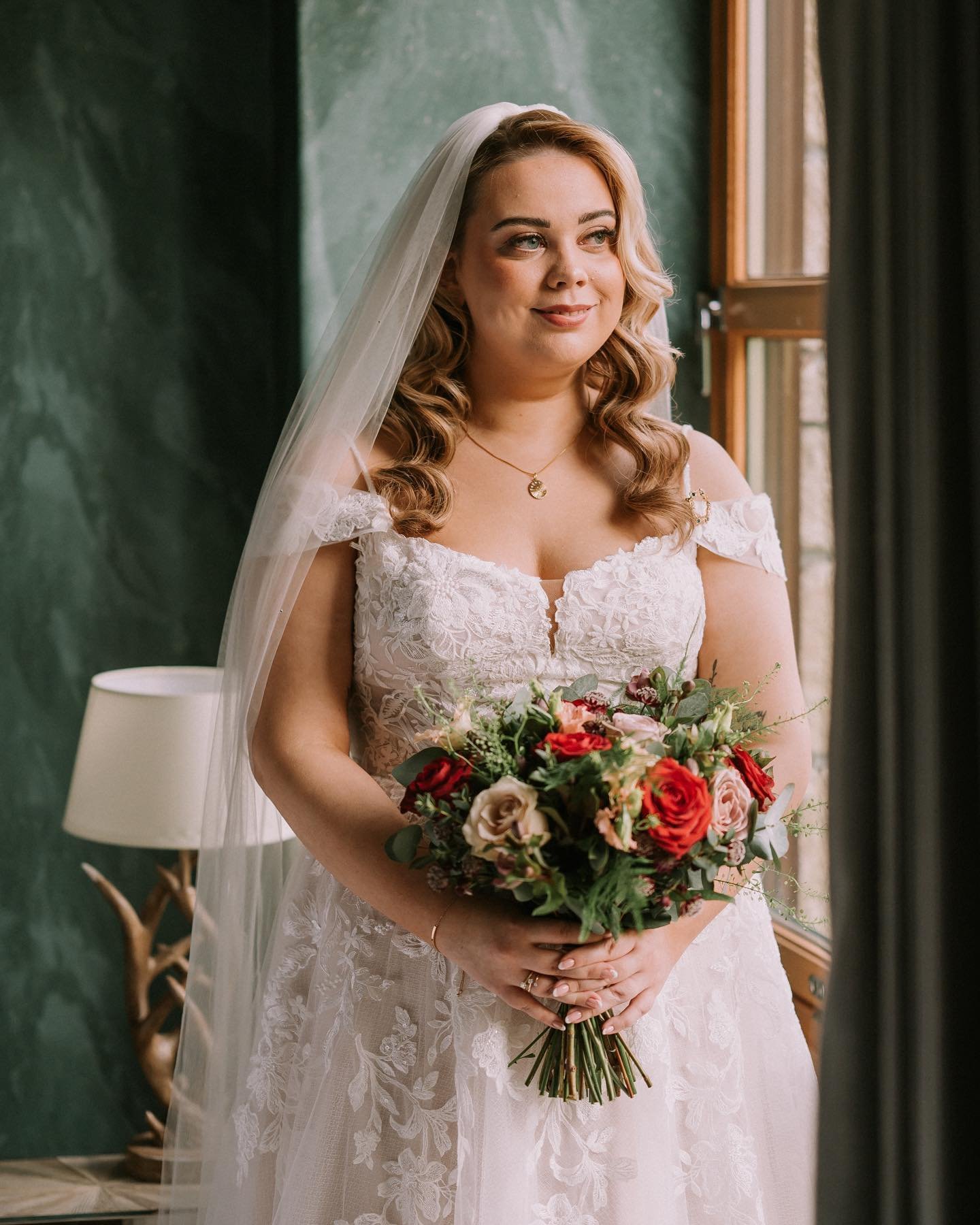 Rachael &amp; Fraser 💗
.
.
.
.
.
#nikon #wedding #letsgetmarried #lodgeonlochlomond #lodgeonlochlomondwedding #ayrshirewedding #scottishwedding #glasgowwedding #ayrshireweddingphotographer #scottishweddingphotographer #glasgowweddingphotographer