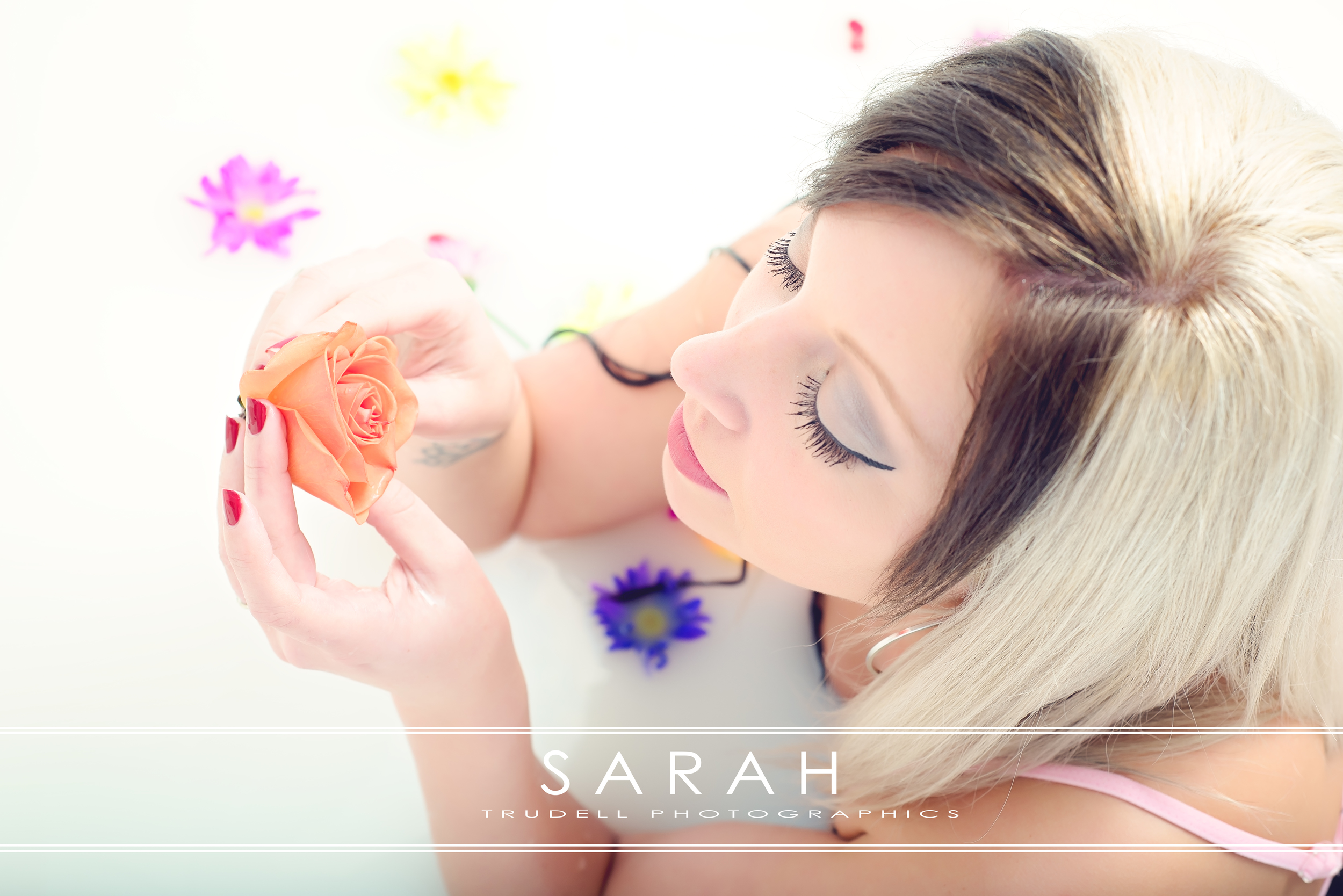 Then the song was over. As was the Mo.