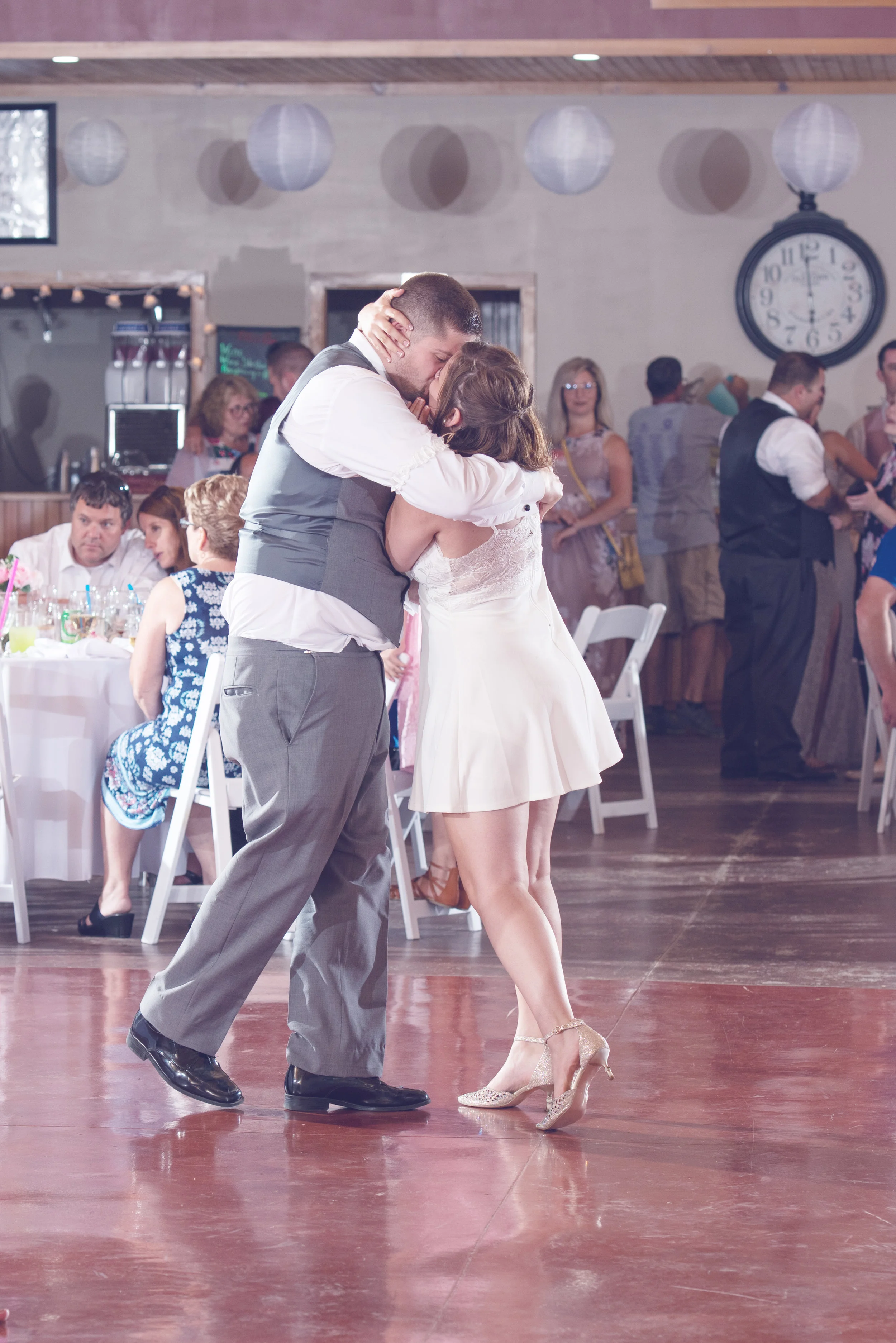 The “Dancing Kiss” as perfected by Andy & Sierra.