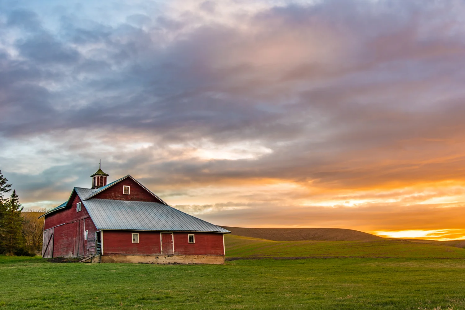 Red Barn Palouse Sunset