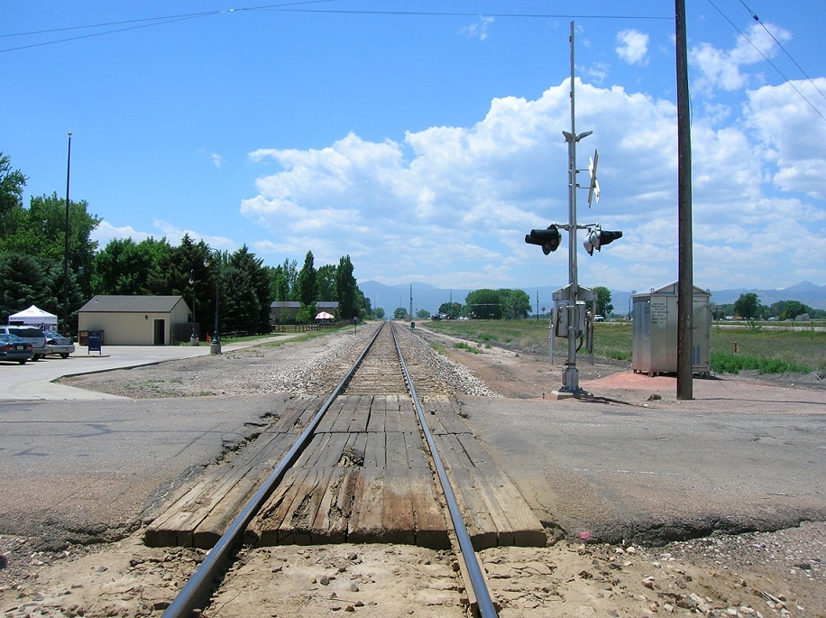 niwot_train_track.jpg