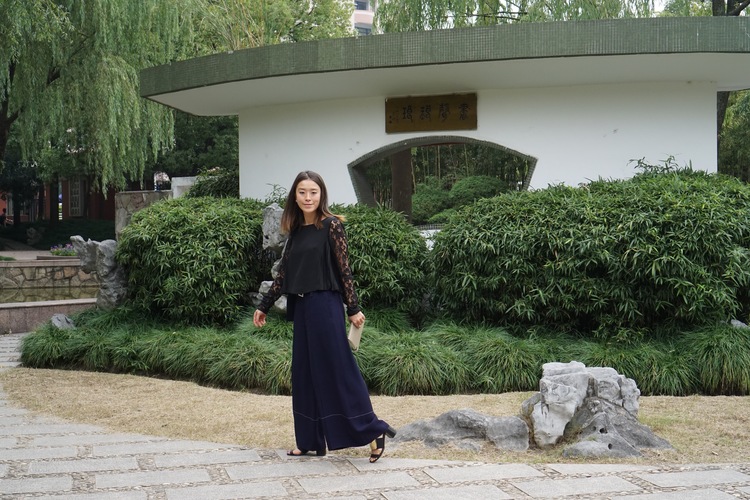 Strolling around at the poetic FuDang University