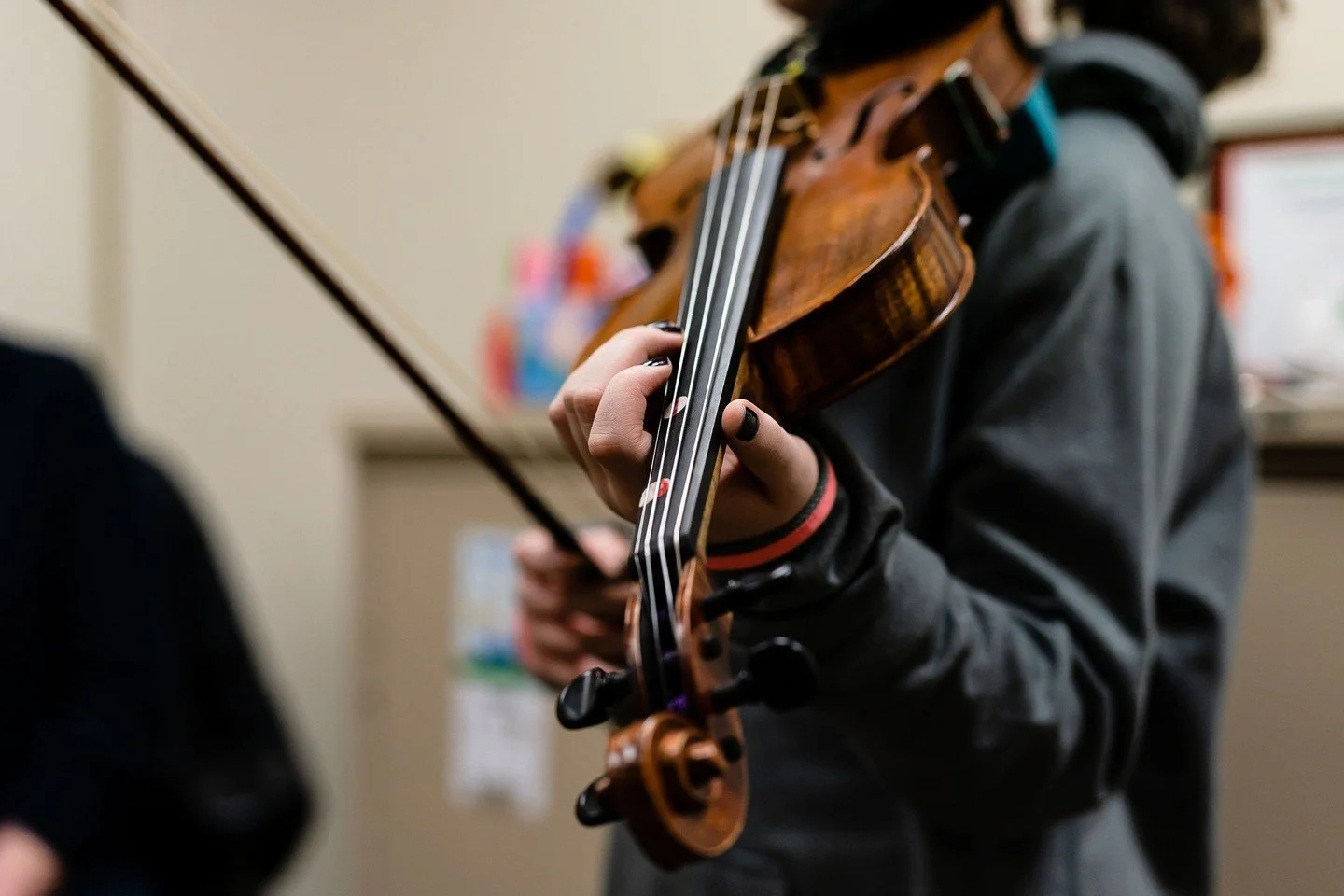 🎶 Does your child dream of playing an instrument? 🎶
At 240 Strings, we believe that every child deserves the chance to make music, no matter their background. Our music education programs are free and open to families in the Portland area!
Explore 