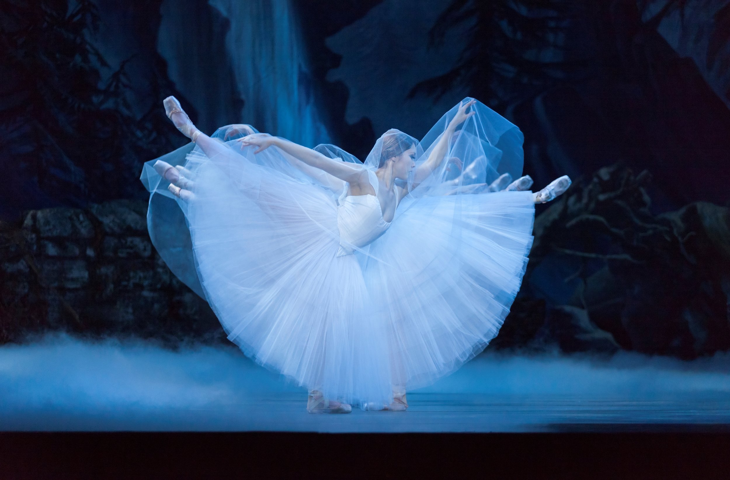 Oregon Ballet Theatre_Ansa Deguchi in Giselle  Photo by Blaine Truitt Covert.jpg