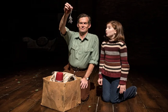 FUN HOME with Stella Rose Hoyt Victory Gardens Theater PHOTO|Liz Lauren