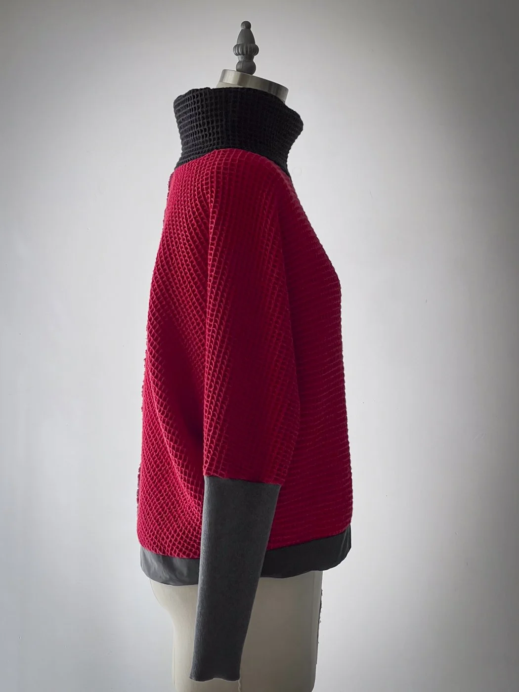 MACHIN-MACHINE-blouse-pull-rouge-7.jpg