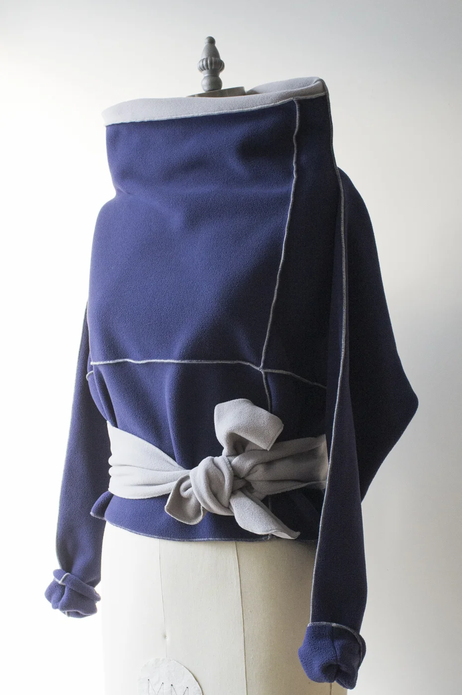 MACHIN-MACHINE-polar-bleu-1.jpg