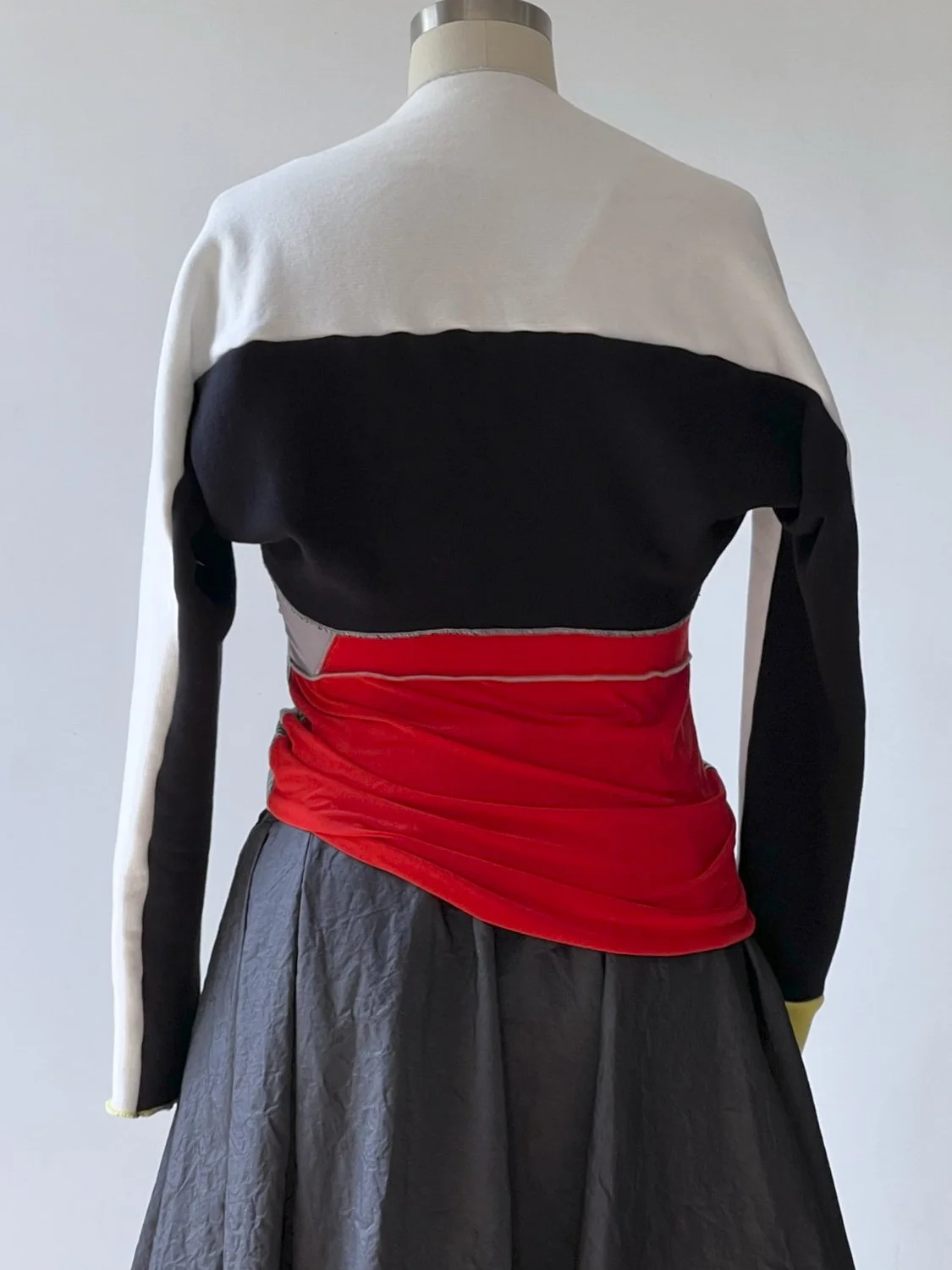MACHIN-MACHINE-Taffetas-gris-16.jpg