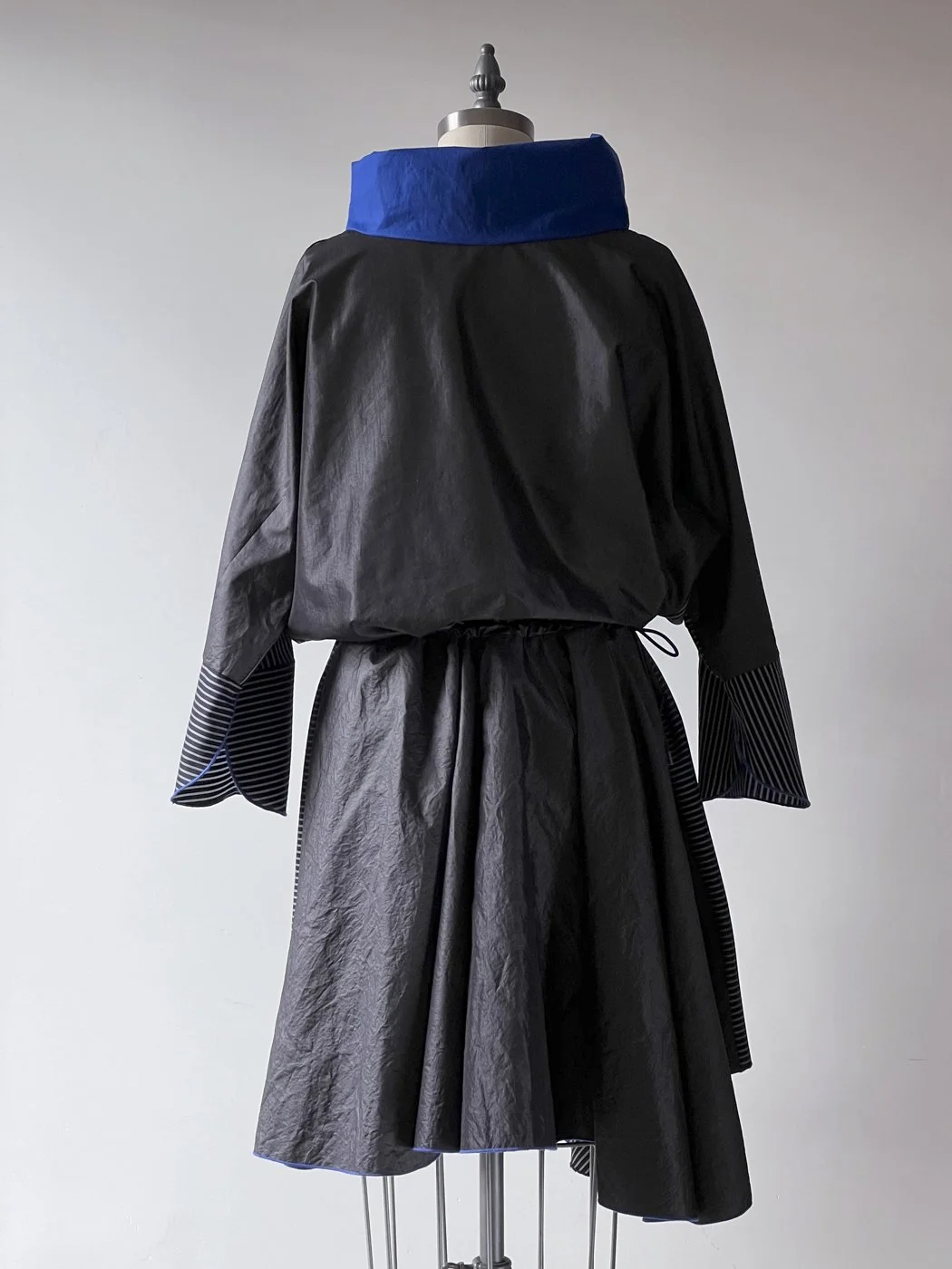MACHIN-MACHINE-robe-rayures-royal-9.jpg