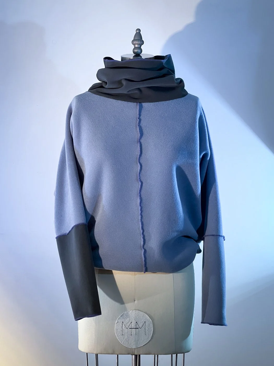 MACHIN-MACHINE-AVEC-pull-violet-7.jpg