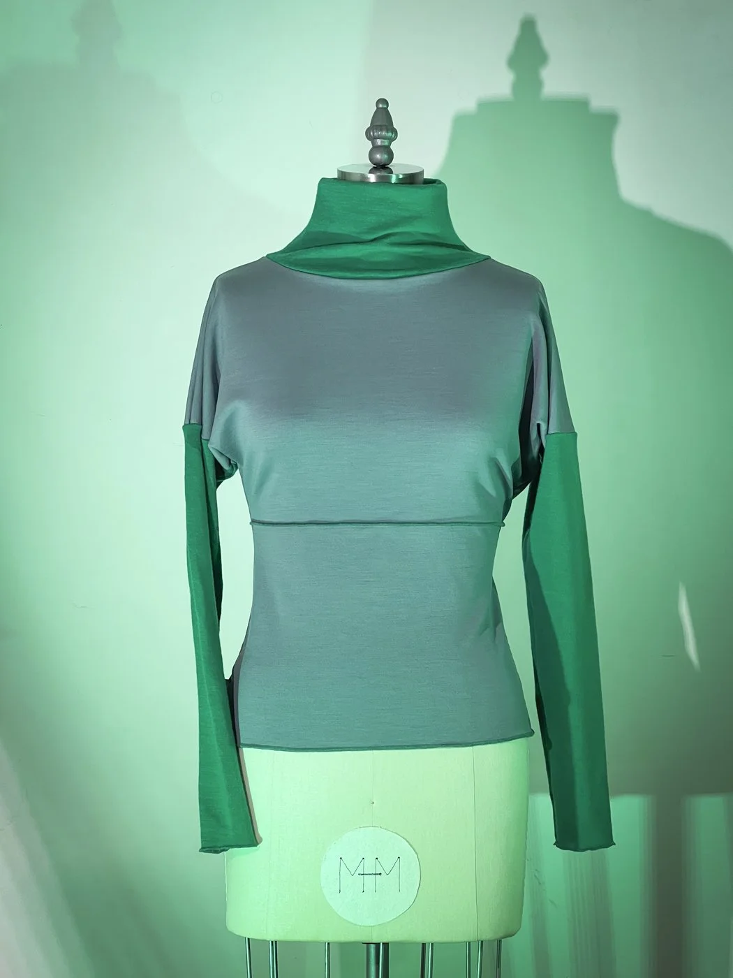 MACHIN-MACHINE-AVEC-jersey-laine-vert-2.jpg