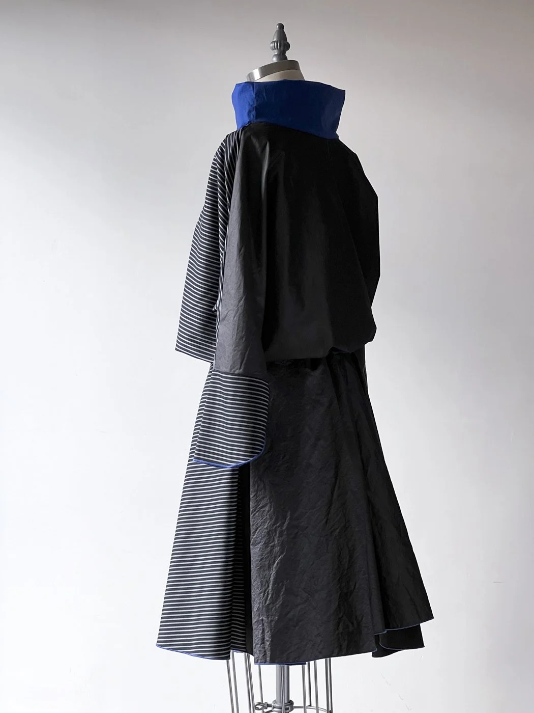 MACHIN-MACHINE-robe-rayures-royal-10.jpg