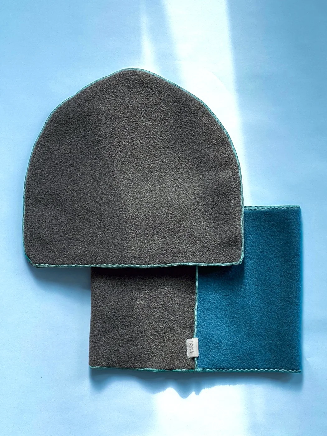 MACHIN-MACHINE-2026-AVEC-turquoise-tuque-cc-2.jpg