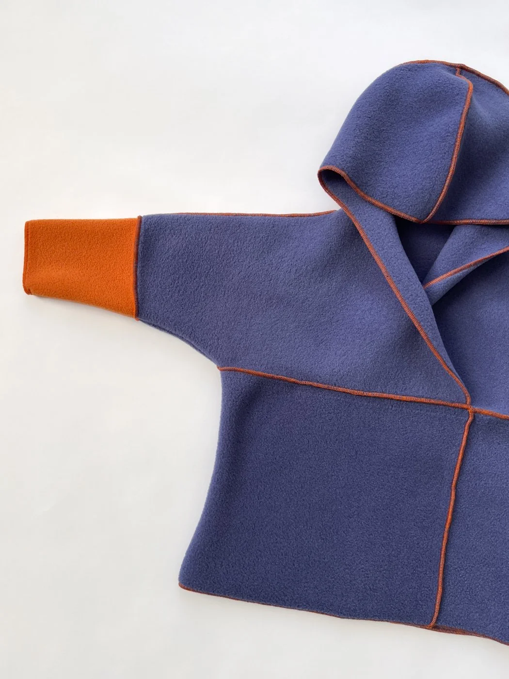 Pull_capuchon | violet + orange