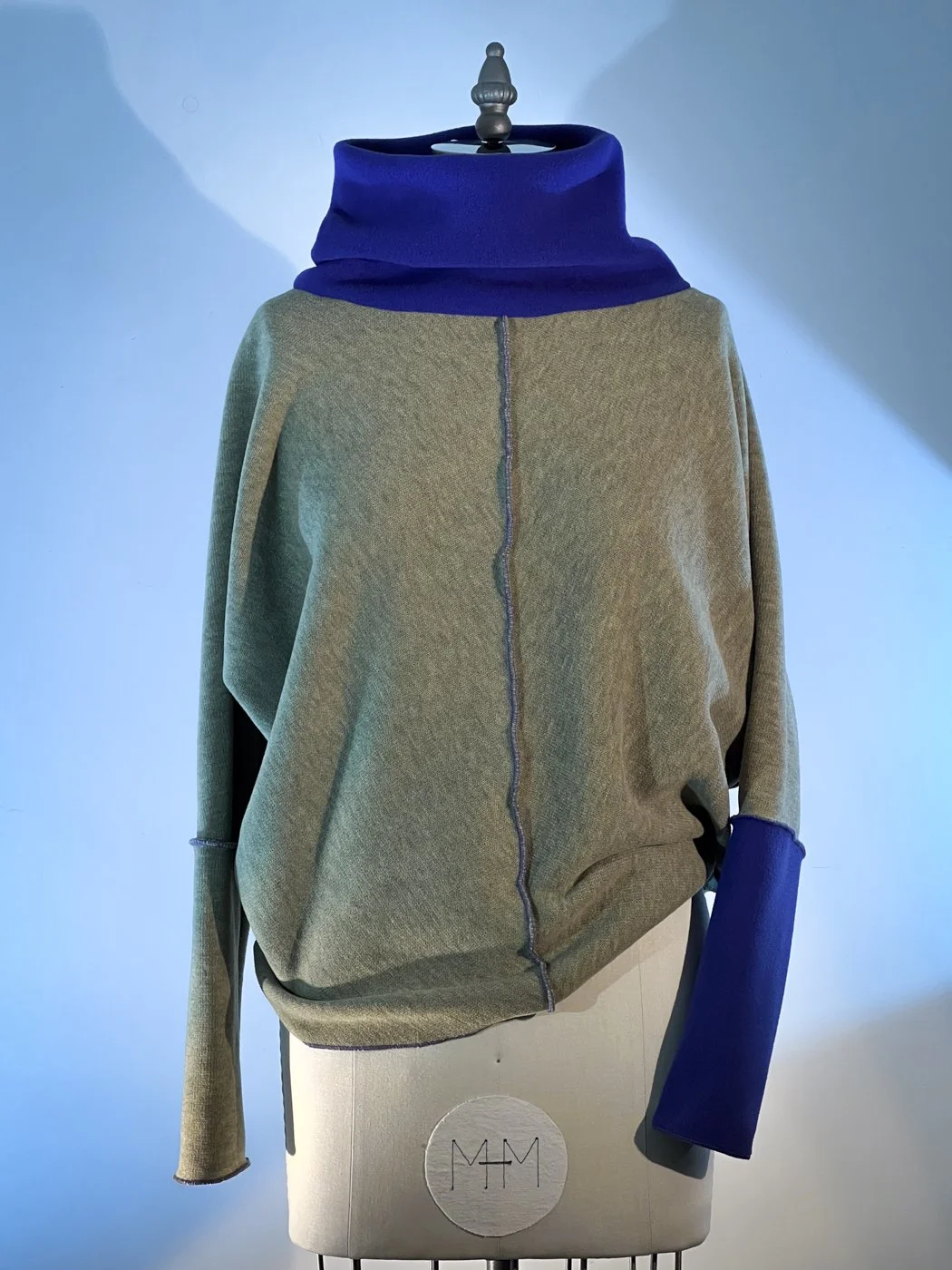 MACHIN-MACHINE-AVEC-pull-violet-19.jpg