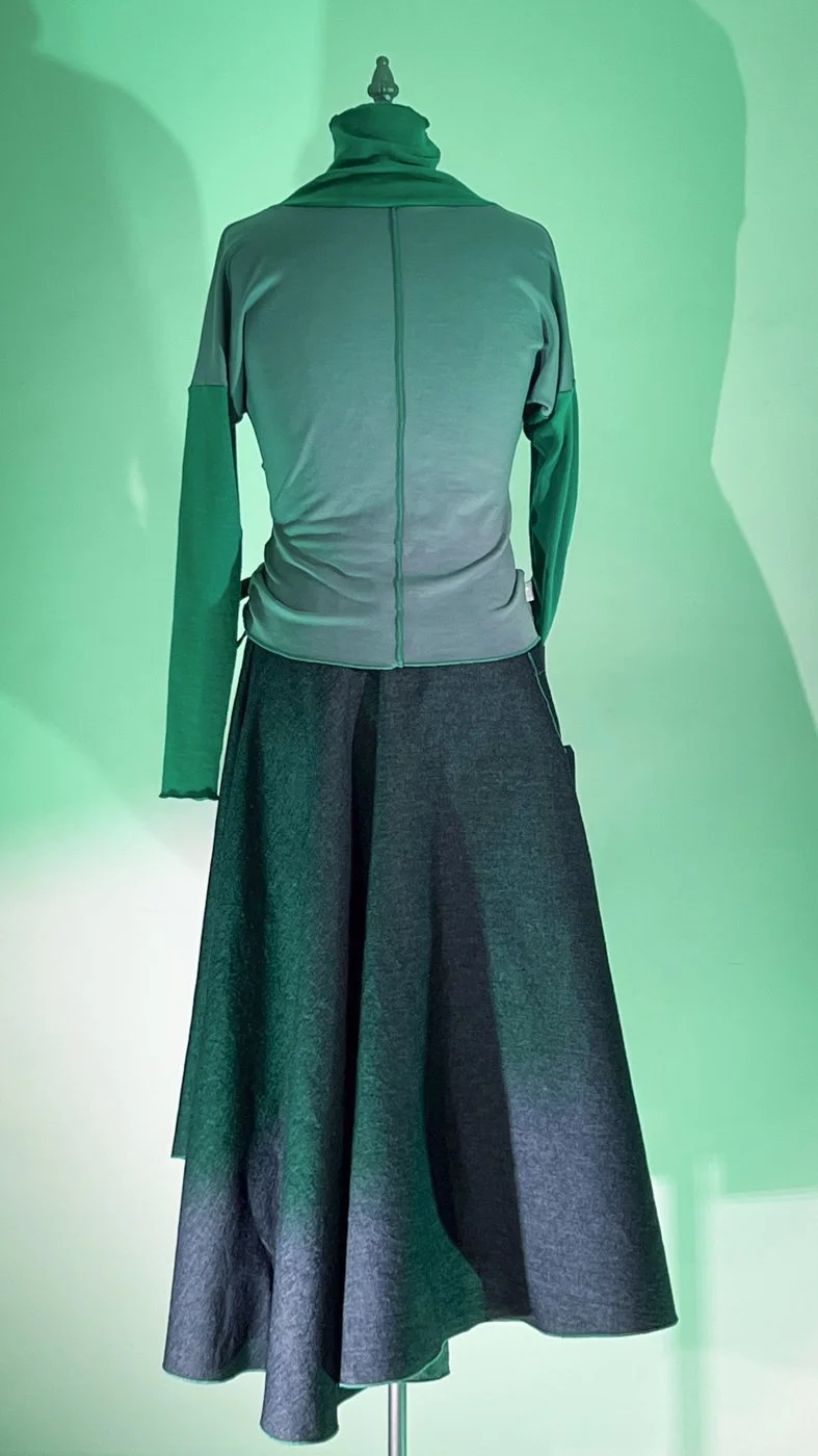 MACHIN-MACHINE-AVEC-jupette-longue-vert-4.jpg