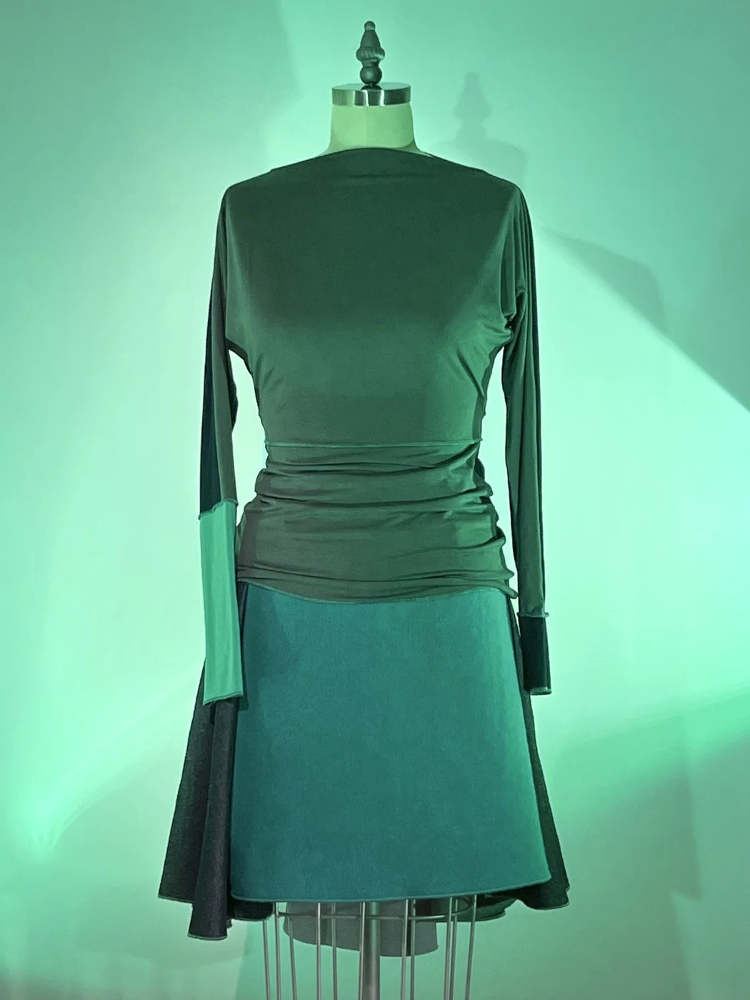 MACHIN-MACHINE-AVEC-jupette-laine-vert-4.jpg