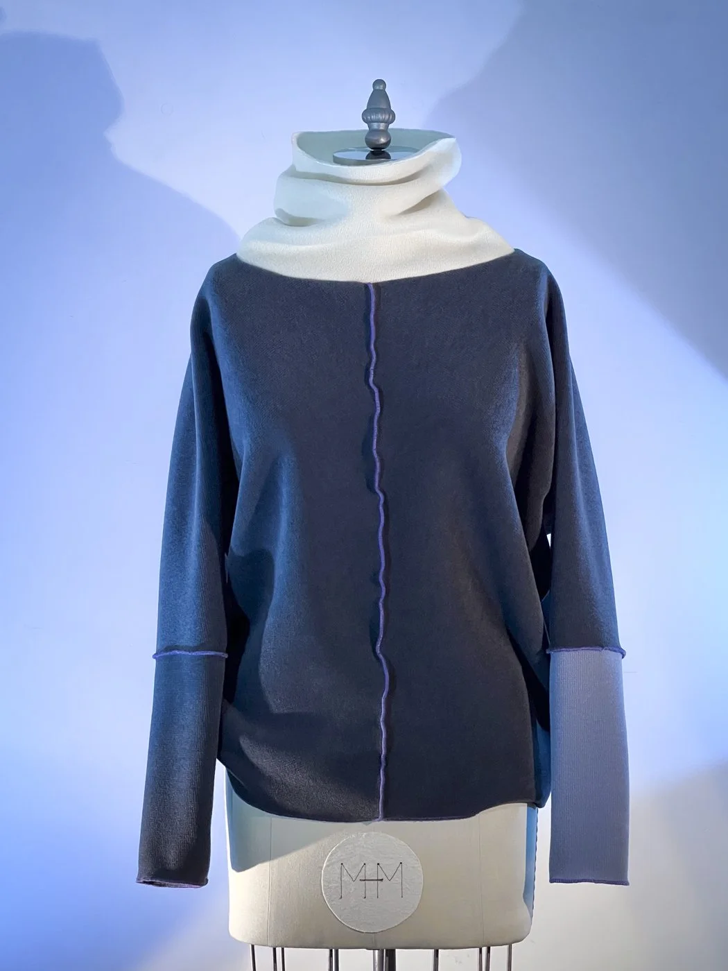 MACHIN-MACHINE-AVEC-pull-violet-23.jpg