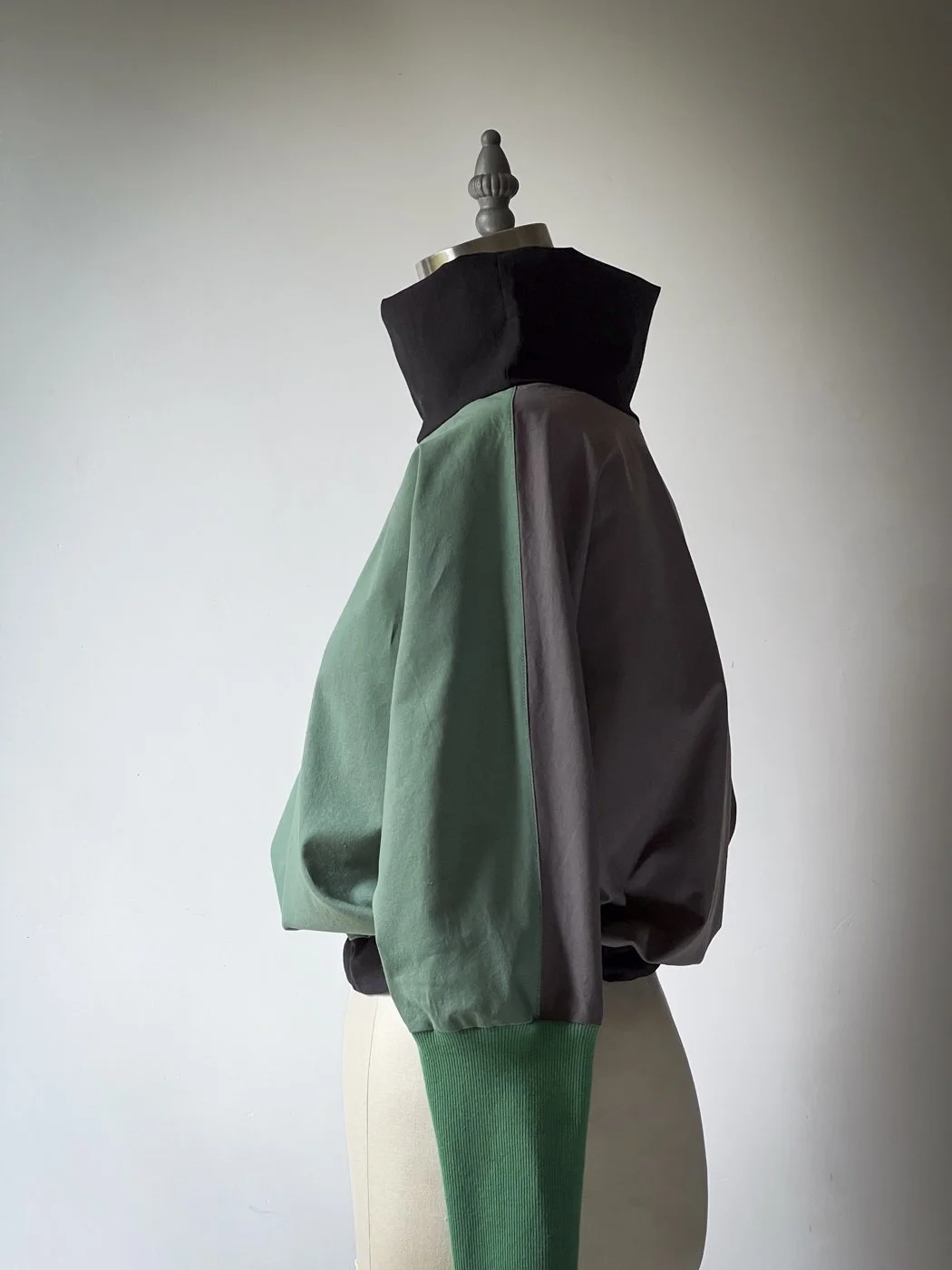 MACHIN-MACHINE-blouse-vert-taupe-1.jpg