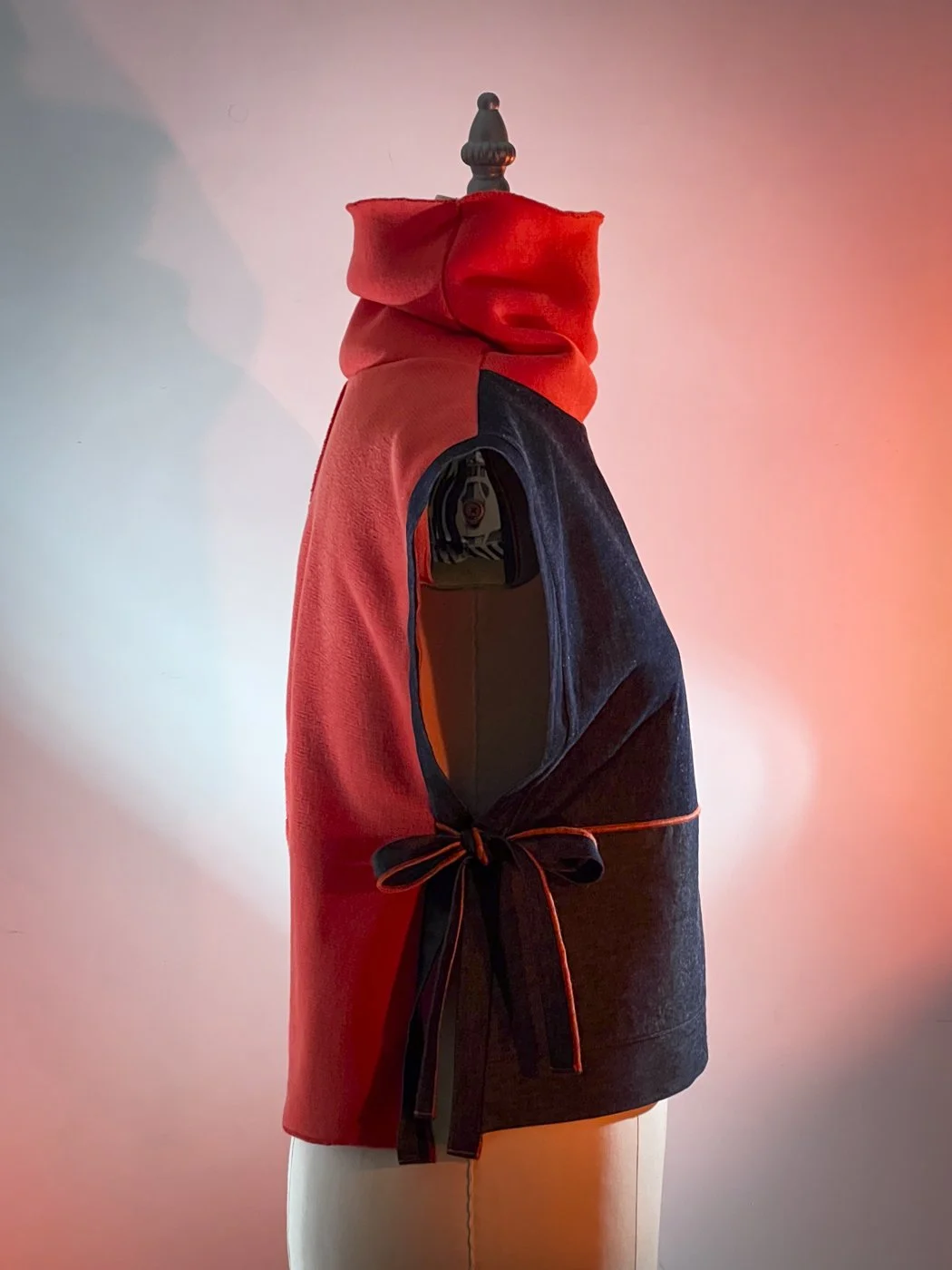 MACHIN-MACHINE-AVEC-débardeur-rouge-rose-11.jpg