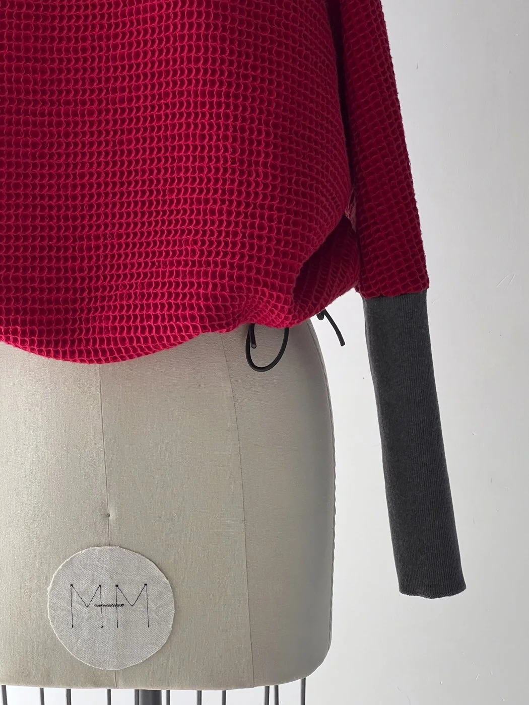 MACHIN-MACHINE-blouse-pull-rouge-2.jpg