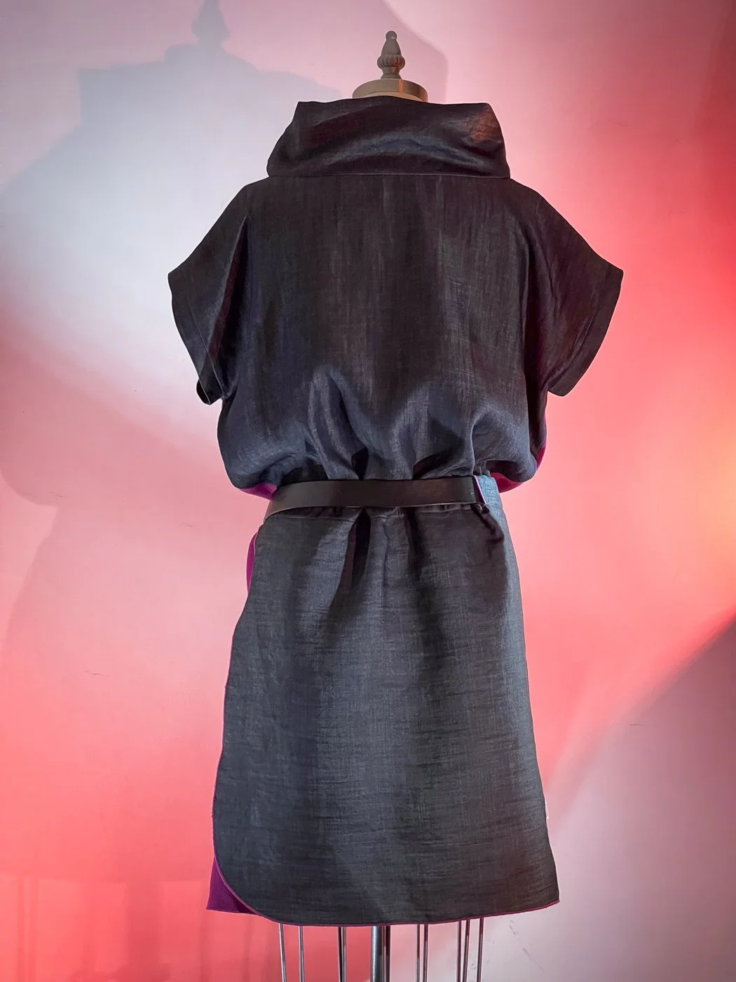MACHIN-MACHINE-AVEC-robe-rose-6.jpg