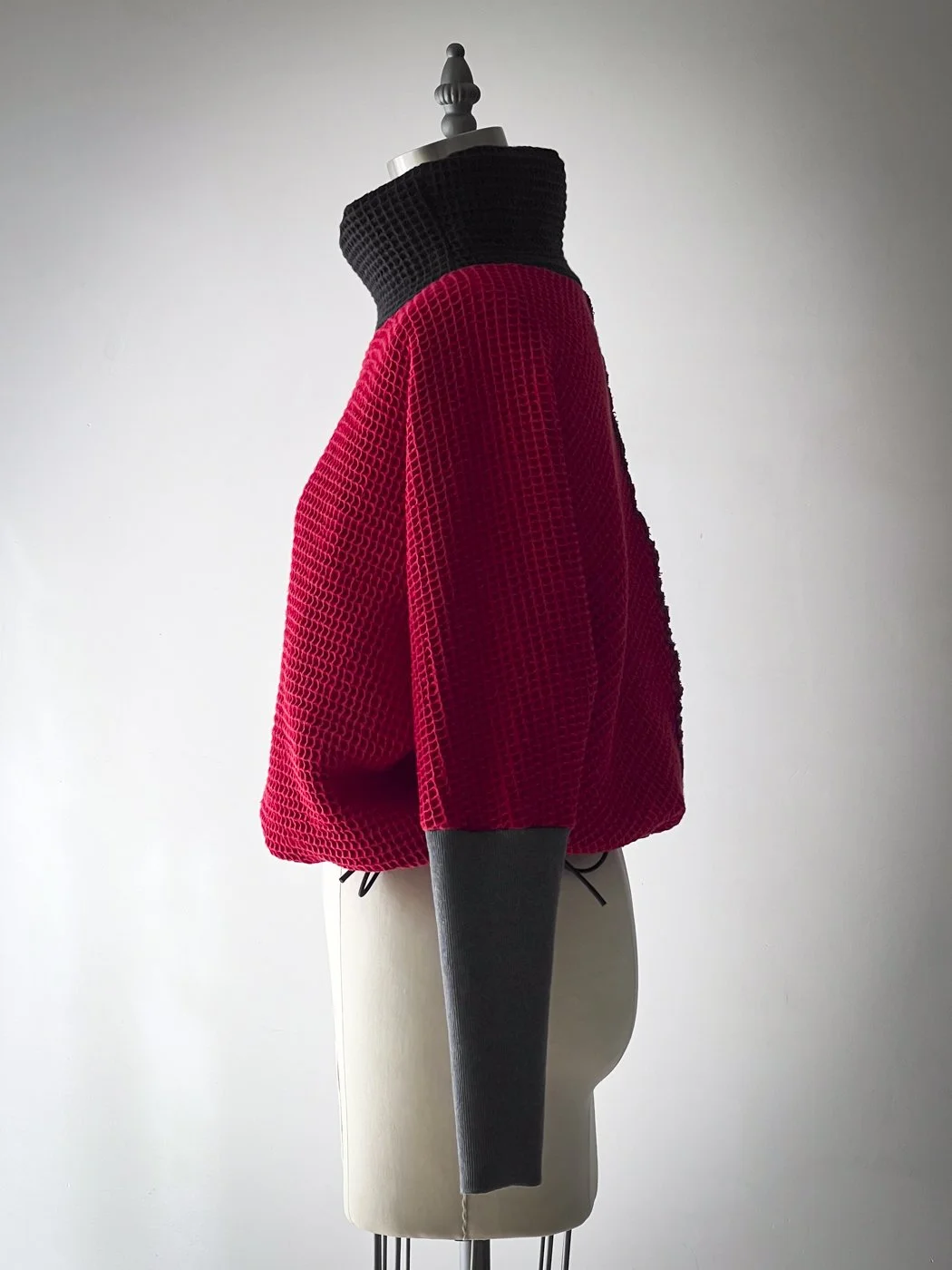 MACHIN-MACHINE-blouse-pull-rouge-4.jpg