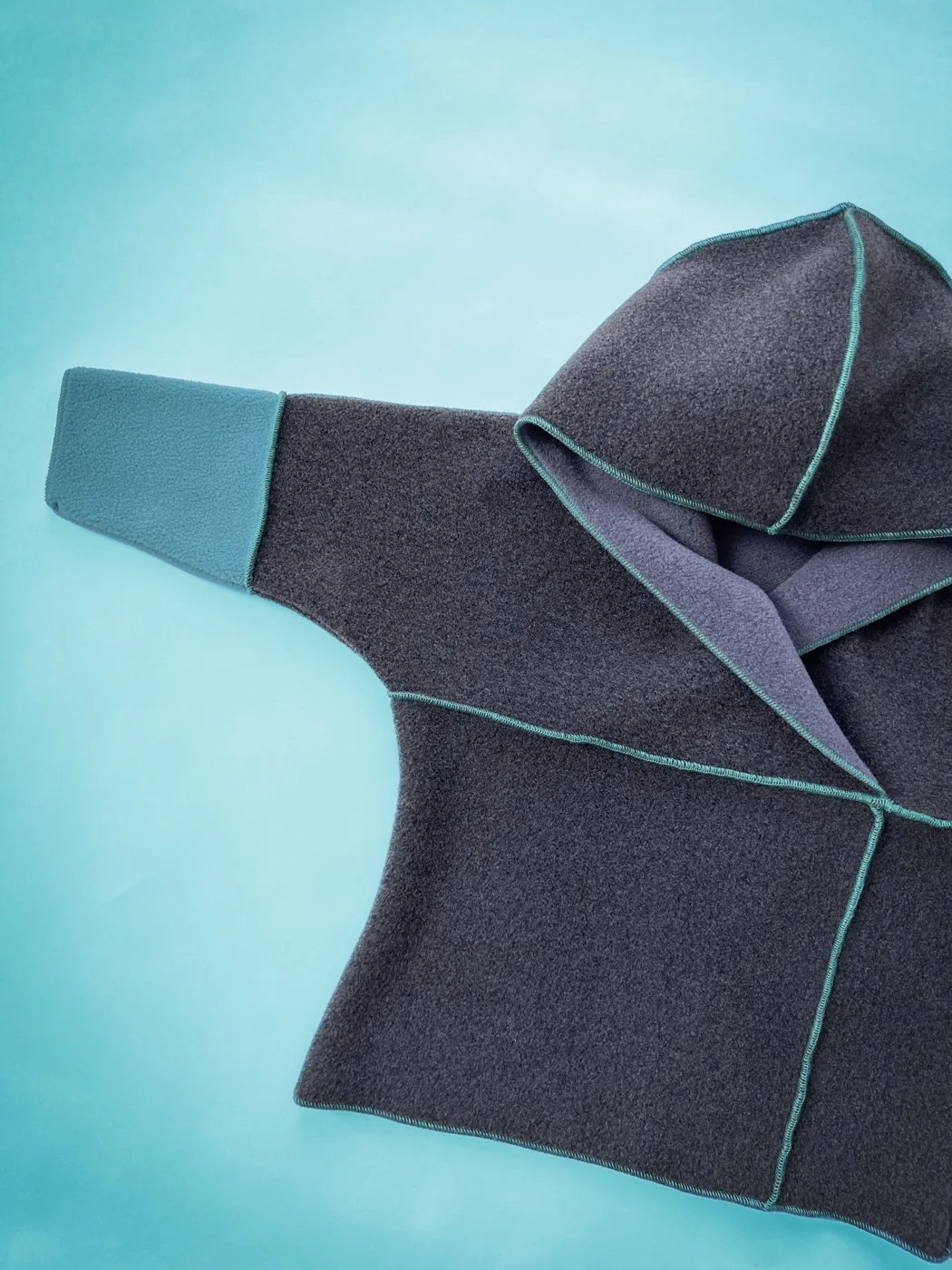 Pull_capuchon | violet + turquoise