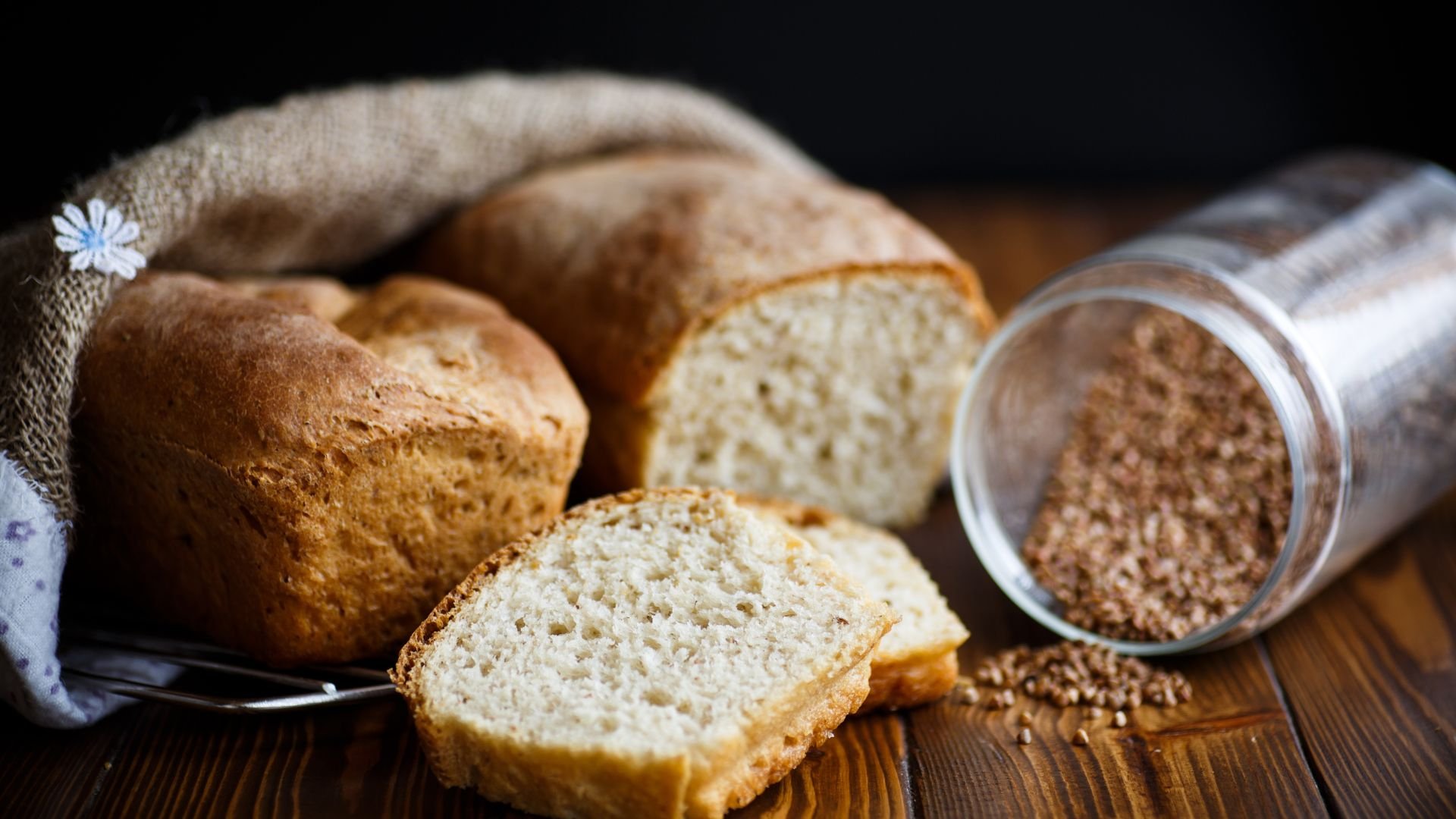 Bread made with buckwheat flour