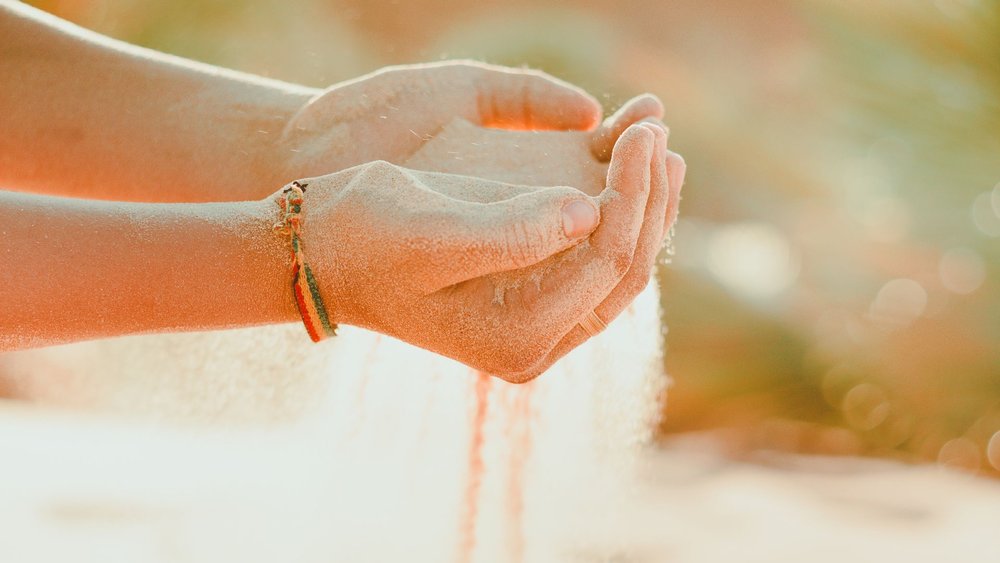 handful-of-crystalline-sand.jpg