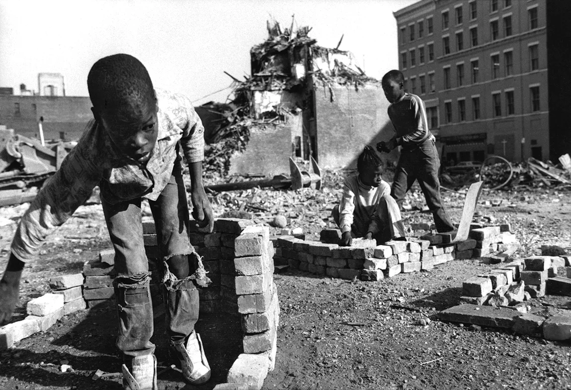 125th Street, 1982