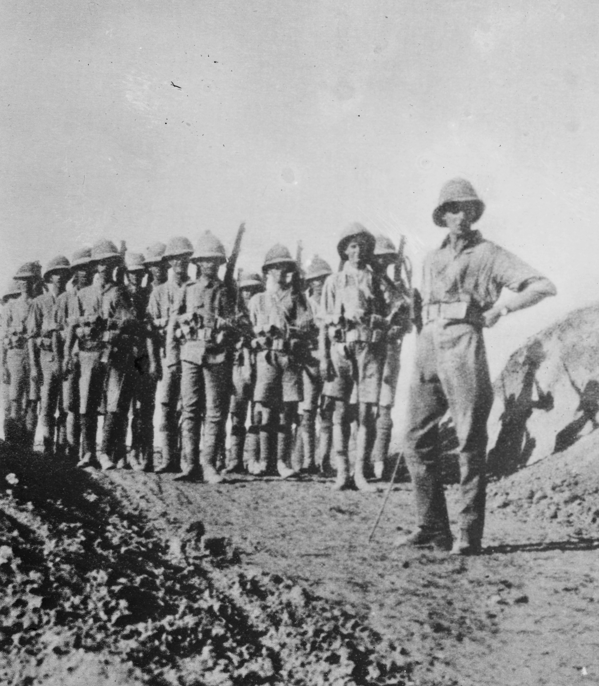 British soldiers in Iraq. This picture probably dates from the First World War rather than after it but, in my defence, the period being dealt with here isn't one of which free images abound. ( Library of Congress )