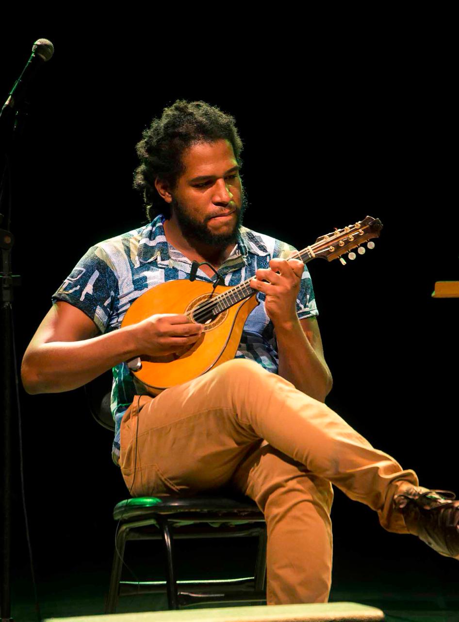 Episode 57 Henrique Araújo Mestre de bandolim