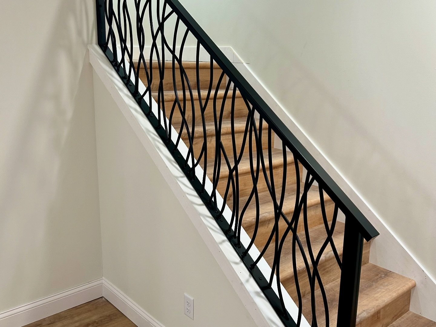 Swipe through for the custom fabrication steps taken on this custom iron railing! We love how it turned out!

#welding #customfabrication