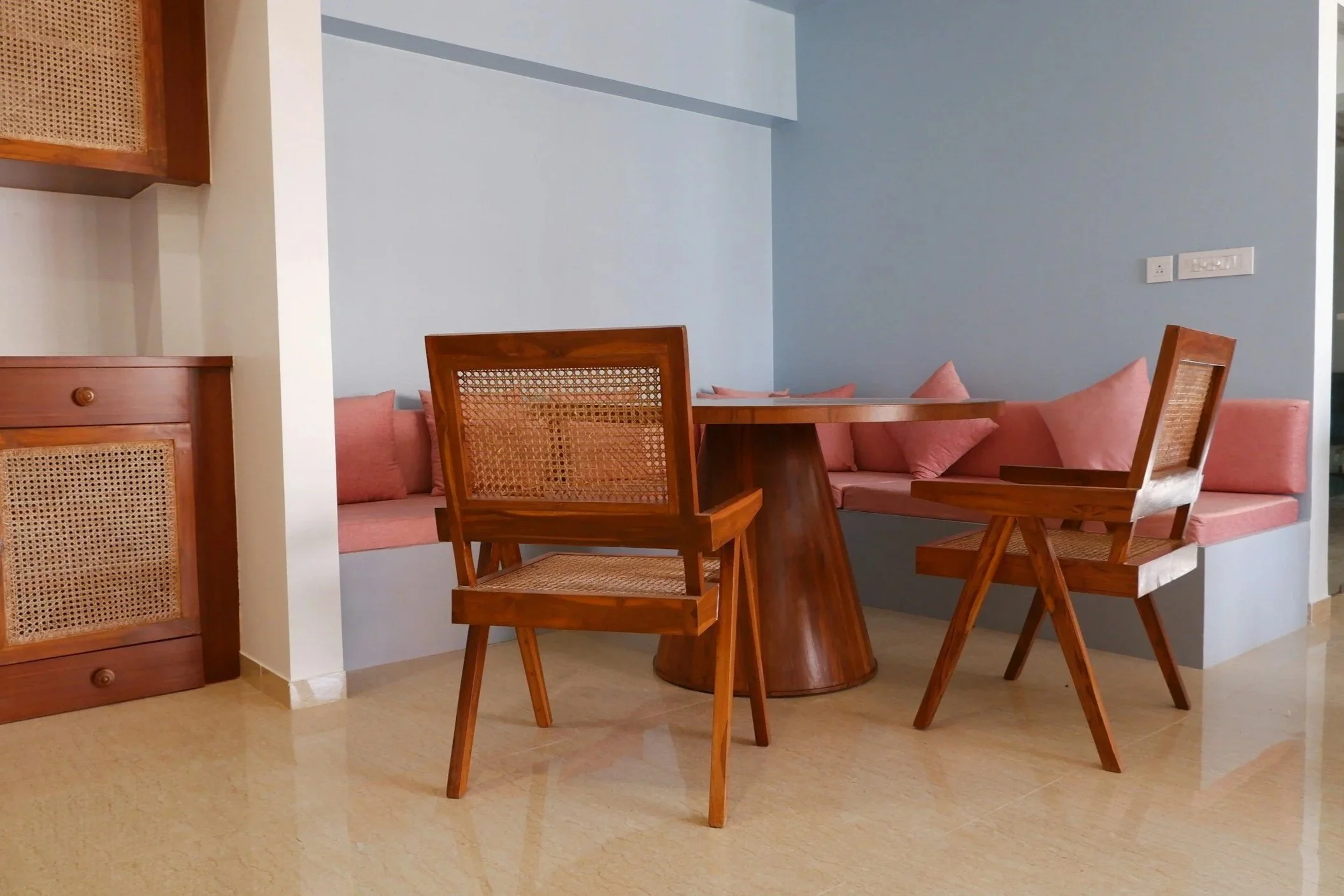 What Is a Breakfast Nook?