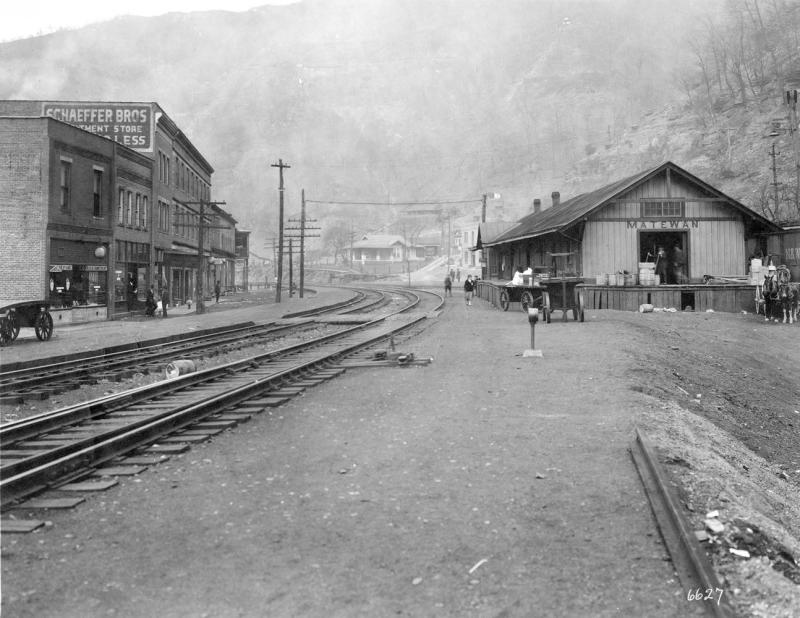 Matewan N&W Station, http://www.wvexp.com/index.php/Matewan,_West_Virginia