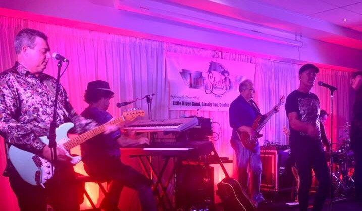 Victoria Point Sharks NYE 2016 (3).jpg