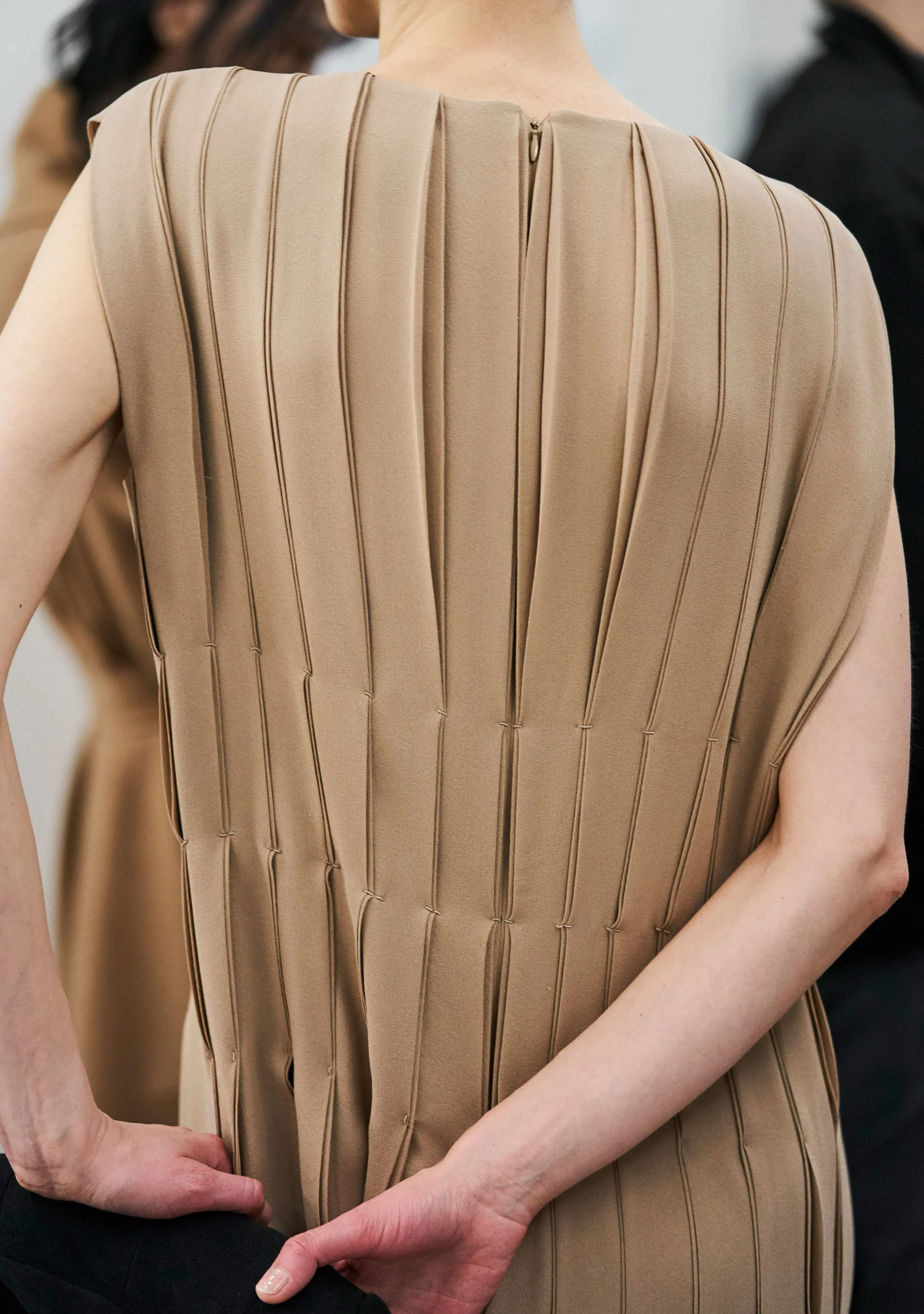 15-the row-fw-18-details.jpg