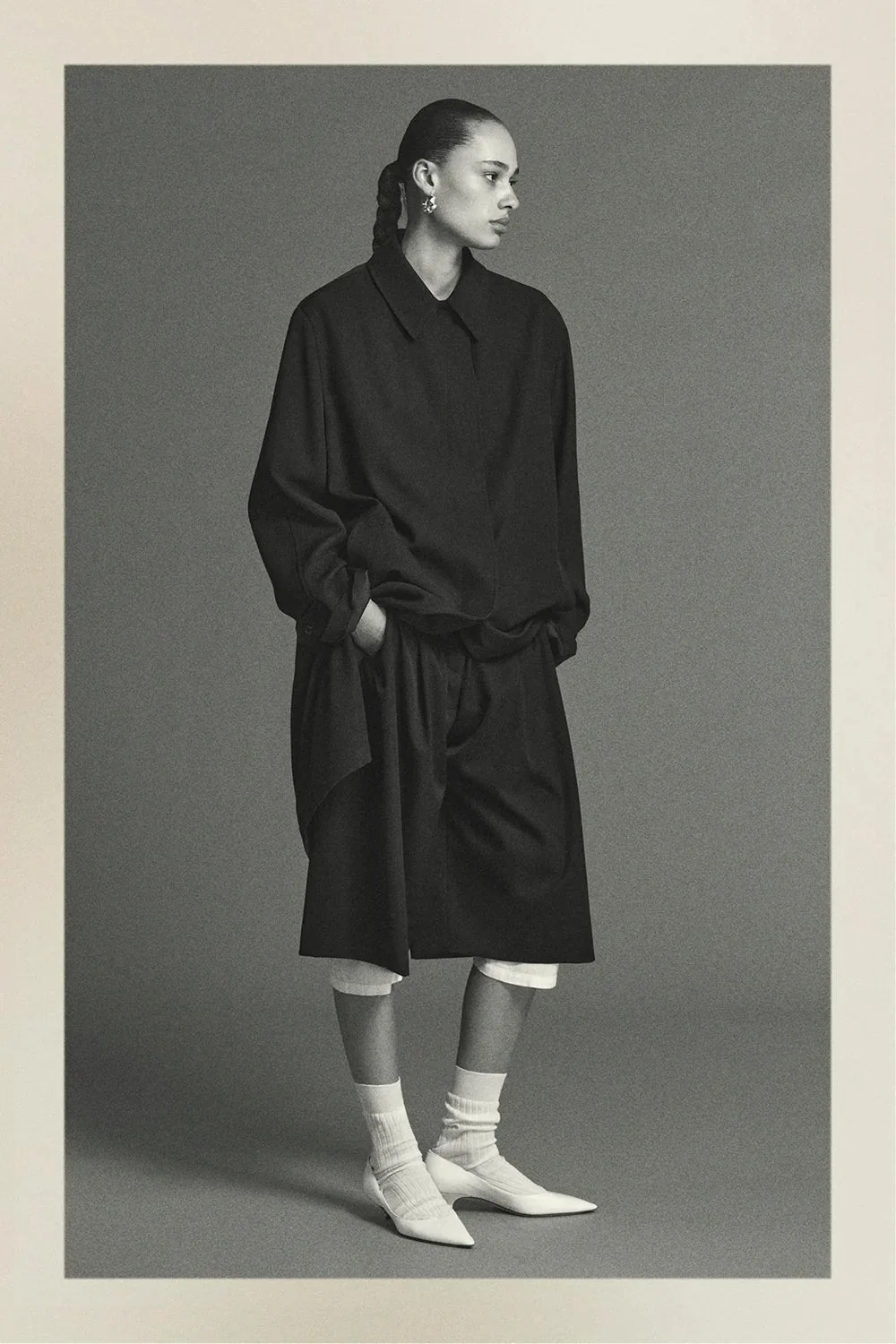 THE-ROW-Spring26-Vogue-Runway-5_8c101683-1e90-41e6-8fcc-5c5ae77d216d_1000x.jpg