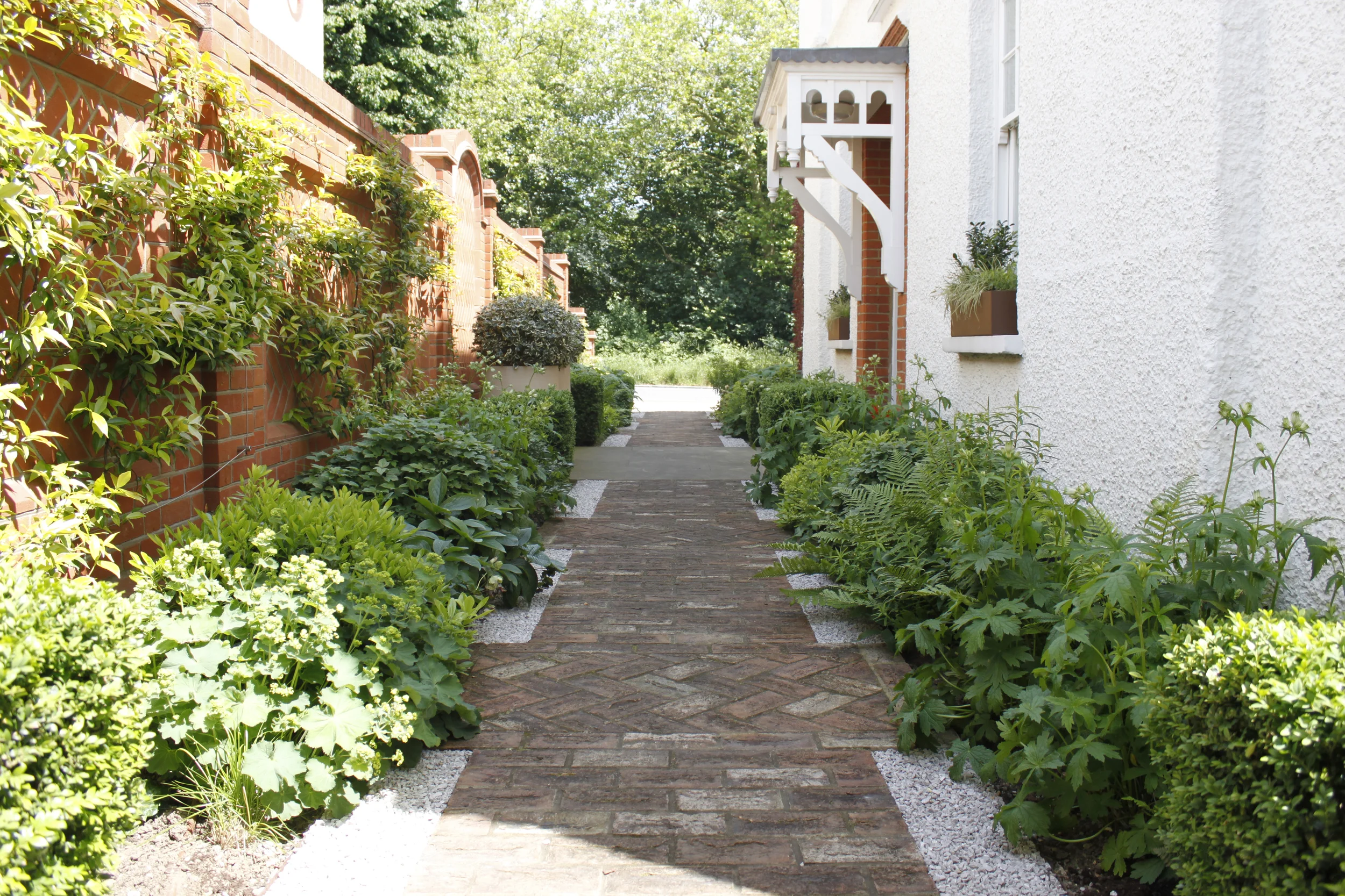 Classic Front Garden Design — Contemporary Garden Design London - UK
