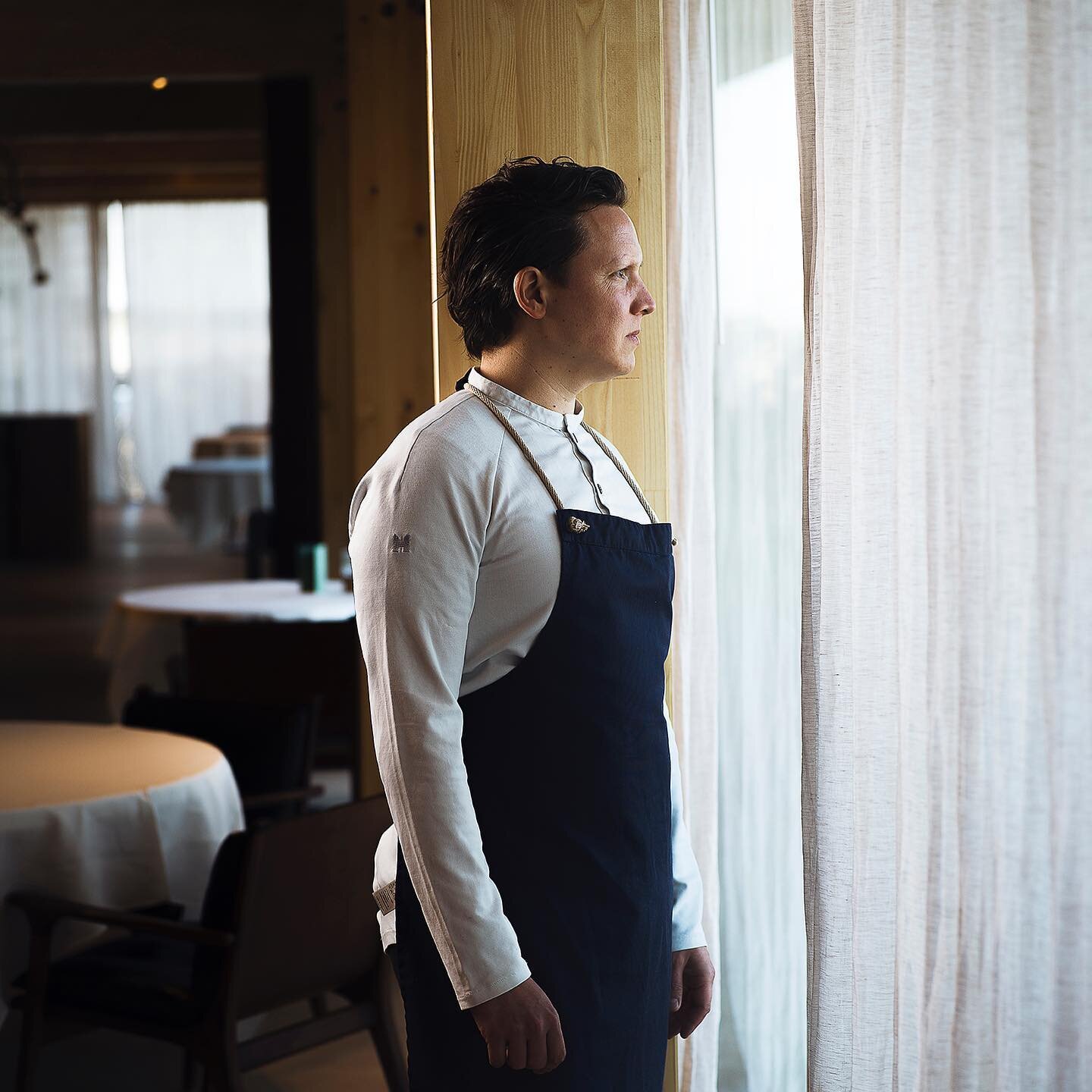 **chef Syrco Bakker from restaurant pure c shot for culinair ambiance 
Find the whole story in the May number. 
-
-
-
#syrcobakker #restopurec #sergioherman #michelin #michelinstar #strandhotelcadzandbad #foodphotographer #hasselbladx1d @syrcobakker 
